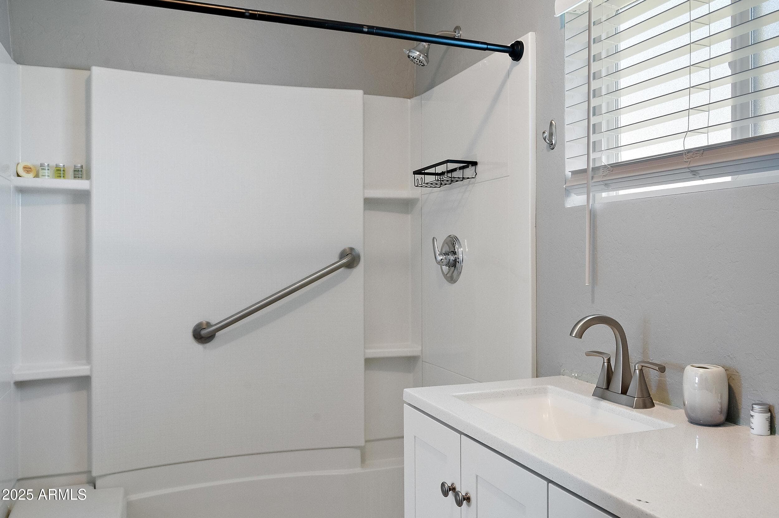 1648 E Mitchell Dr — photo 55