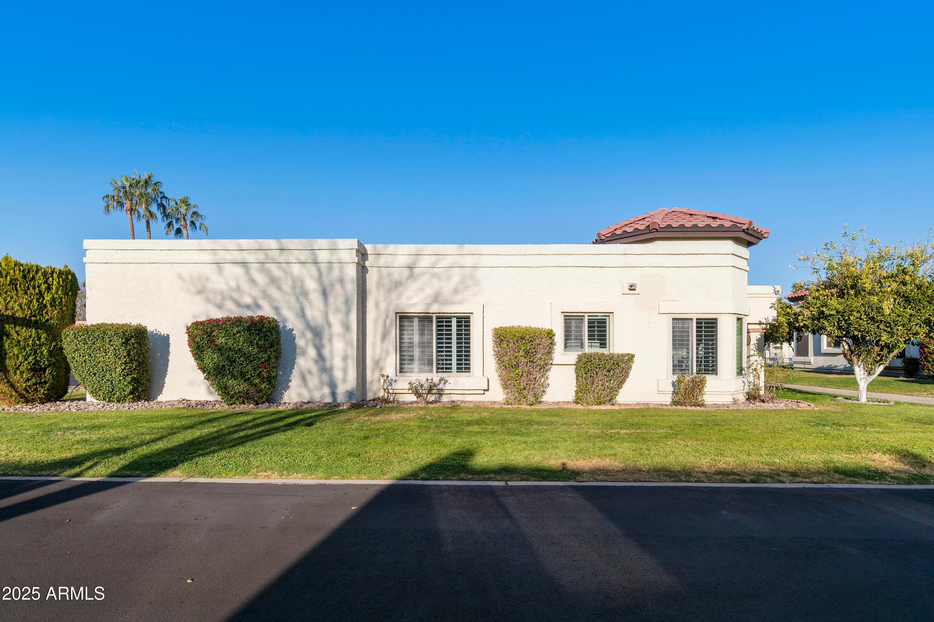 663 S Saguaro Way — photo 1