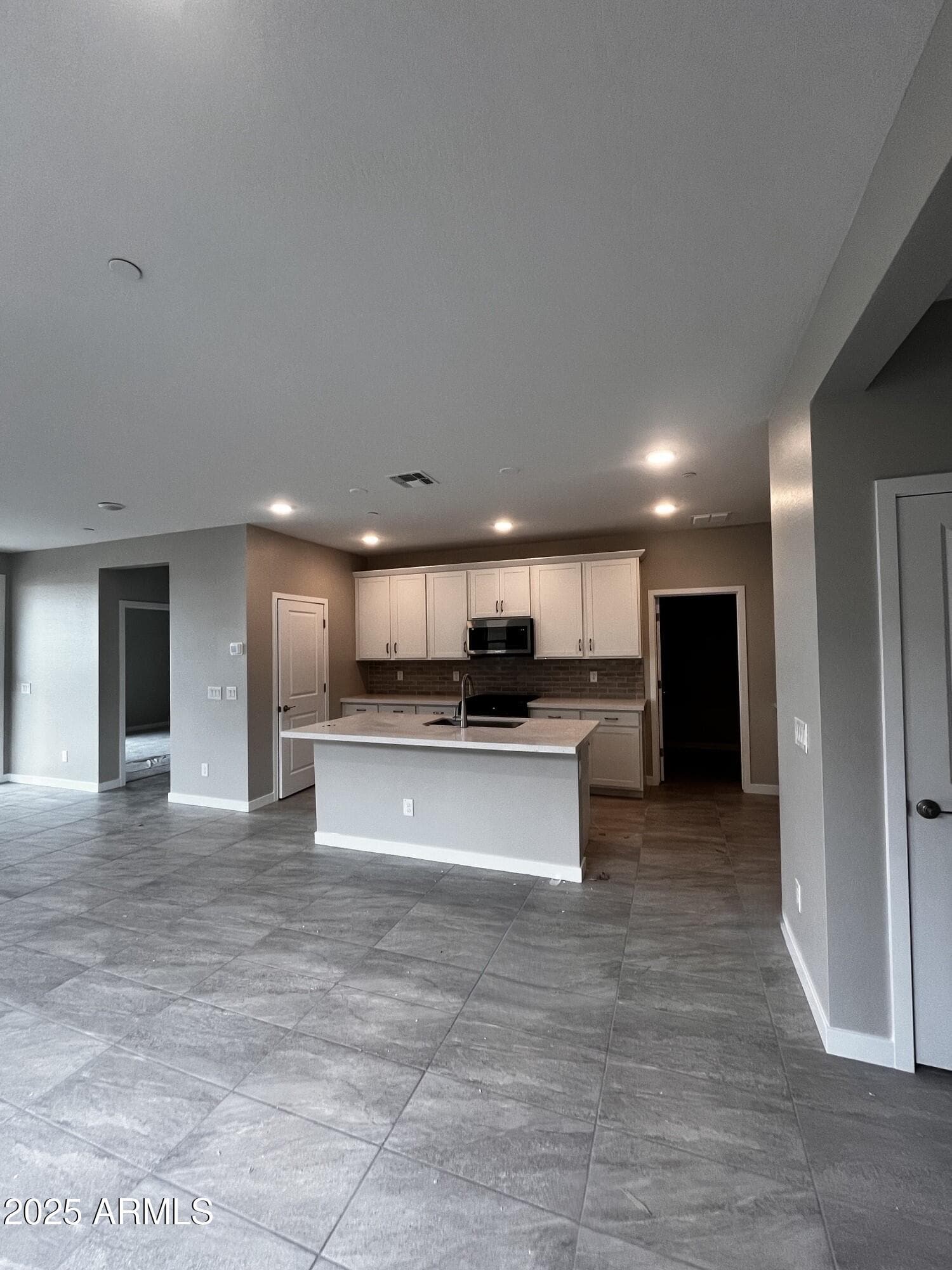 5591 N 205th Ln — photo 2