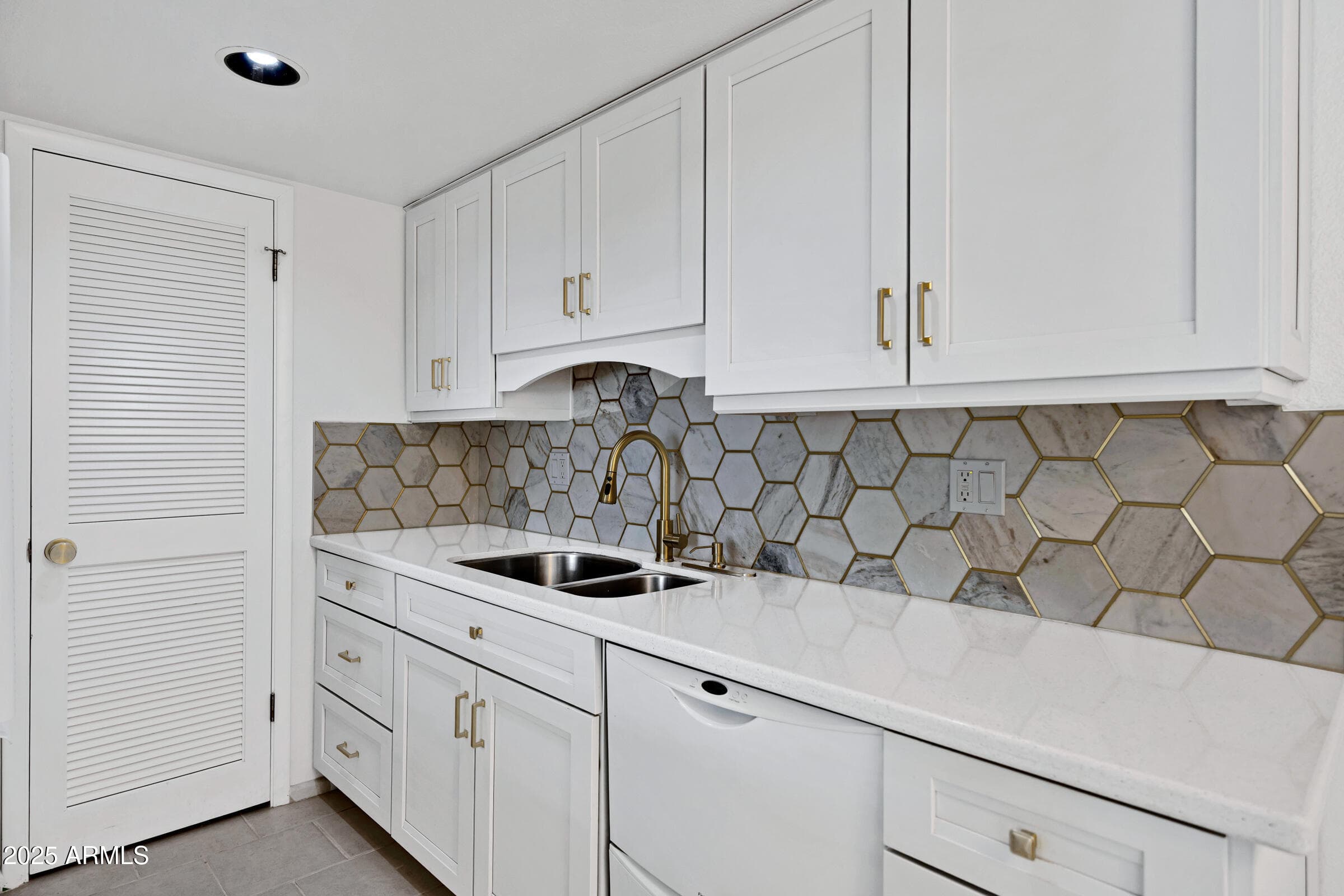 8017 E GLENROSA AVE - Photo 5