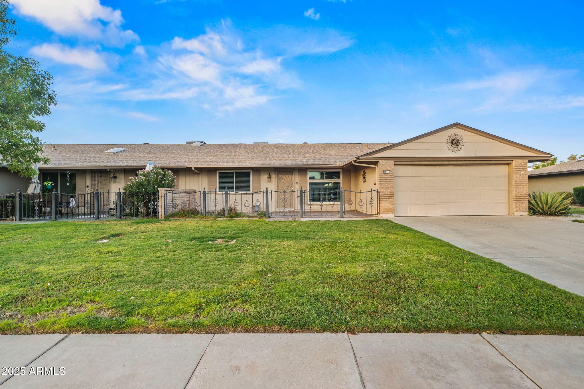 10114 W Royal Oak Rd — photo 2