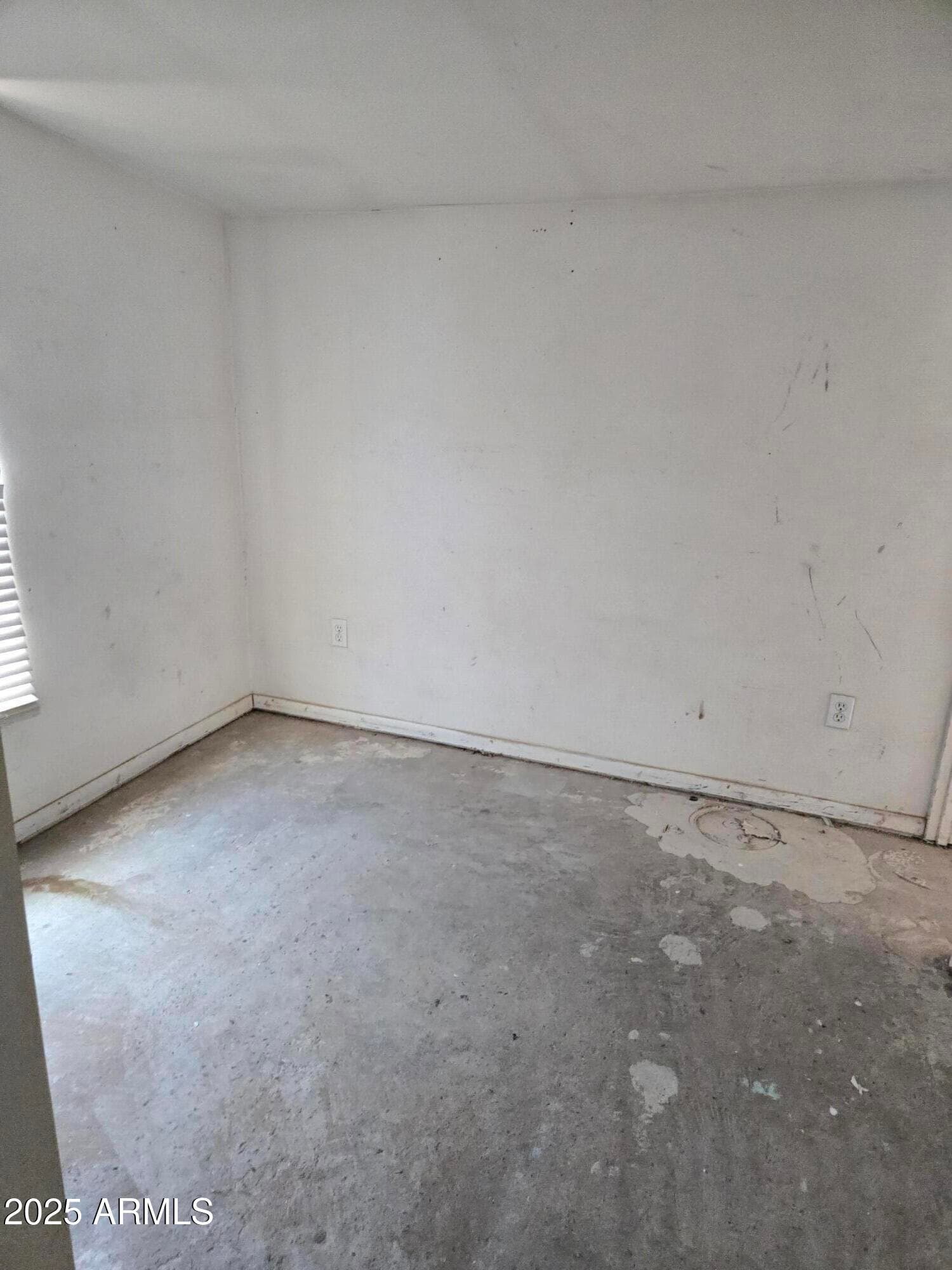 13614 N Main St — photo 1