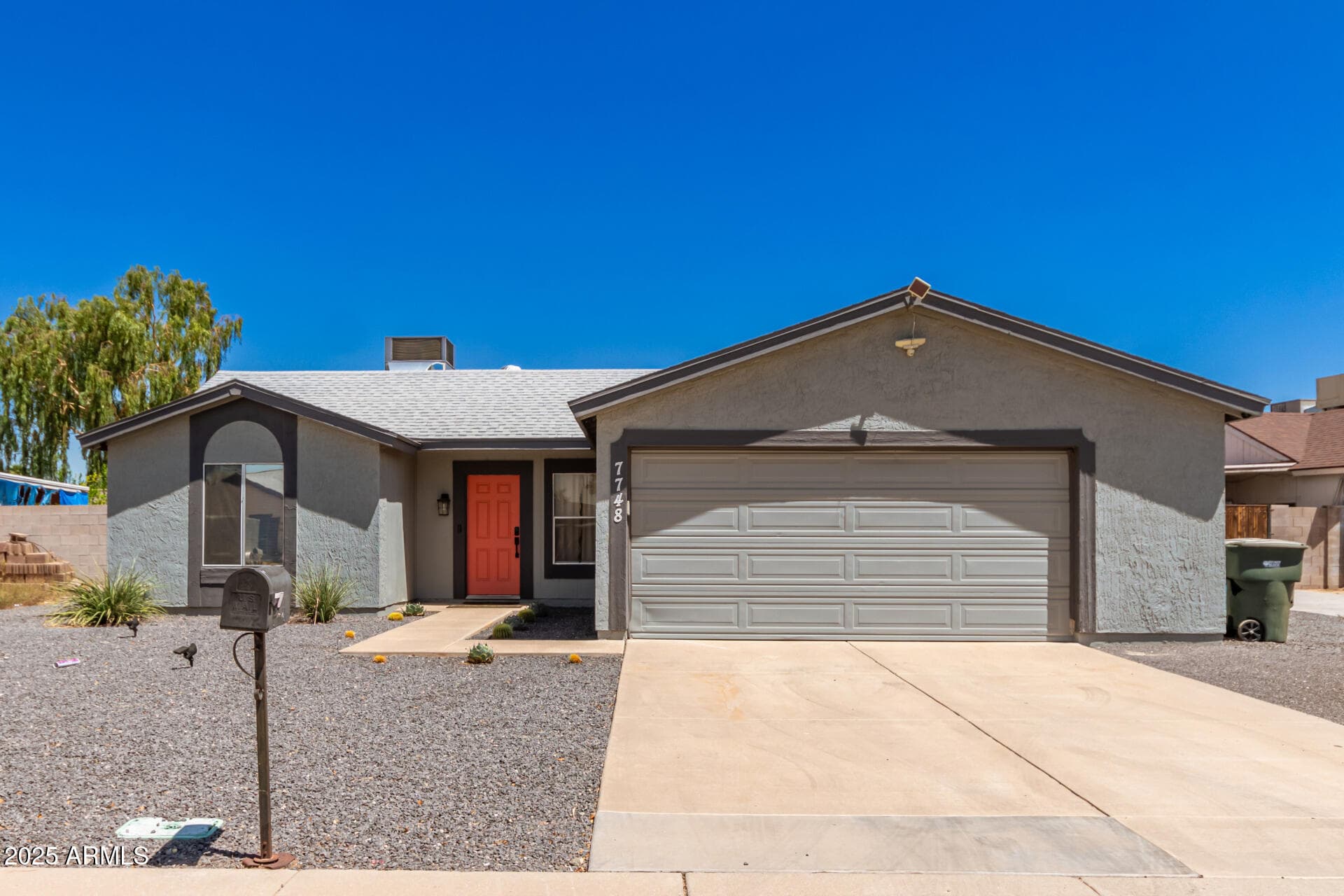 7748 W Minnezona Ave — photo 2