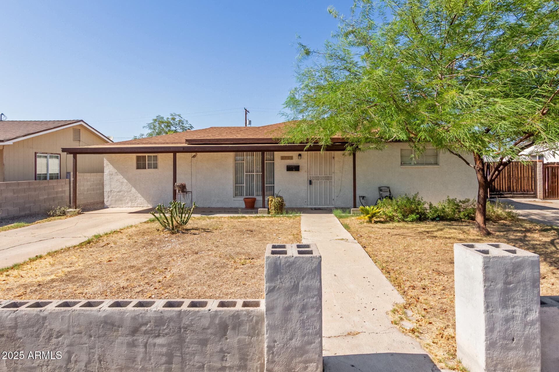 2752 W Royal Palm Rd — photo 2