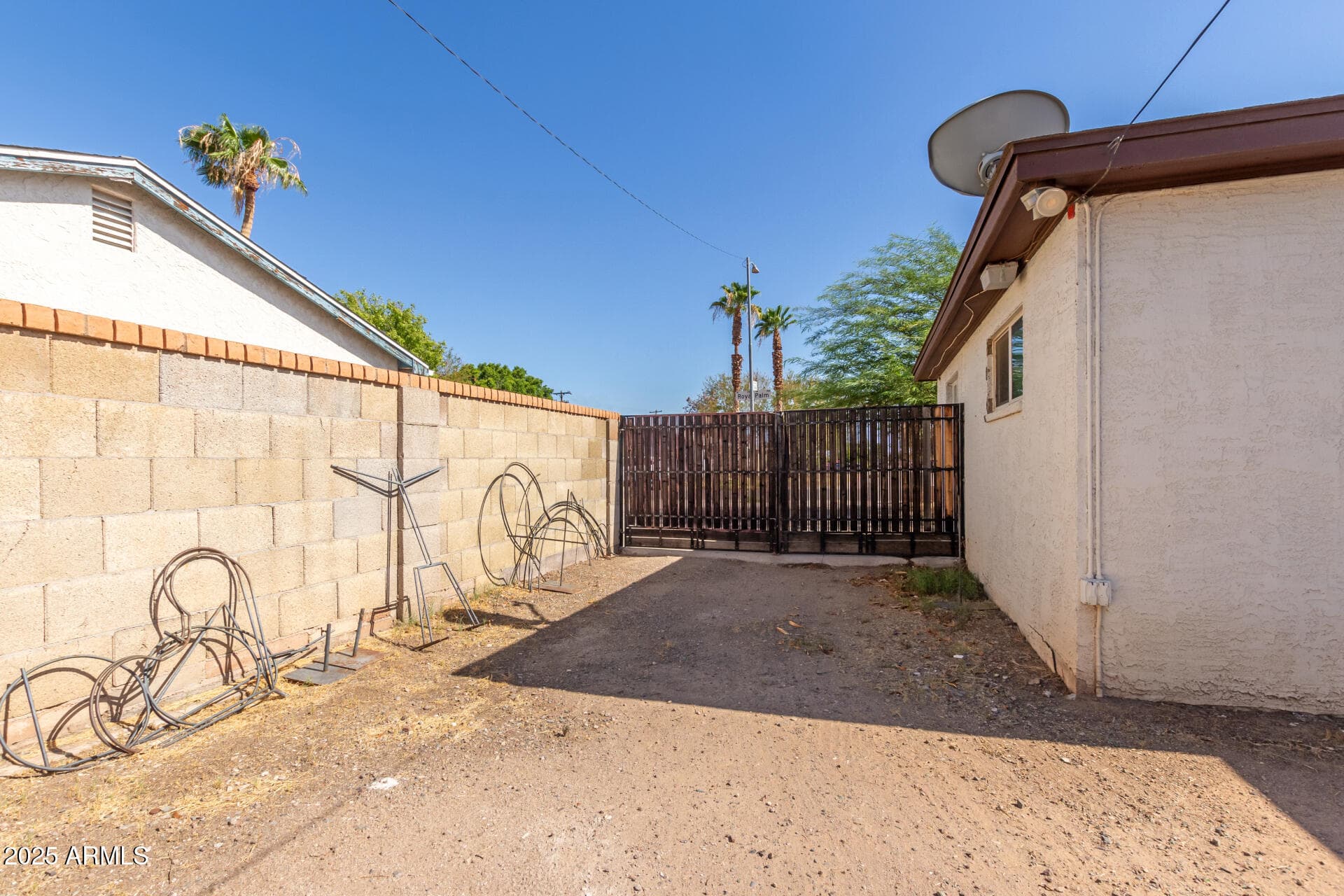 2752 W Royal Palm Rd — photo 23