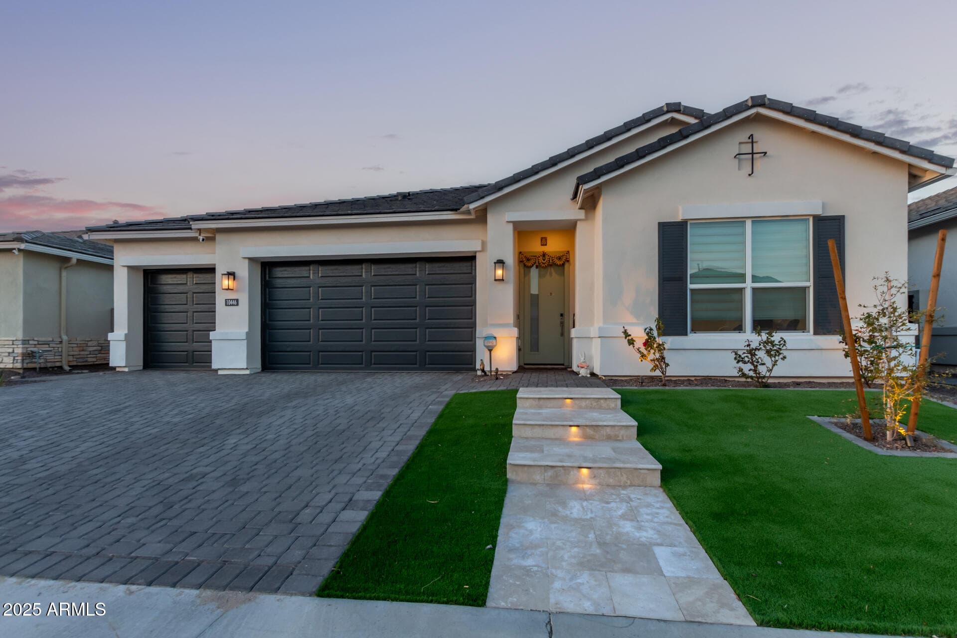 10446 W Lone Cactus Dr 10446 — photo 1