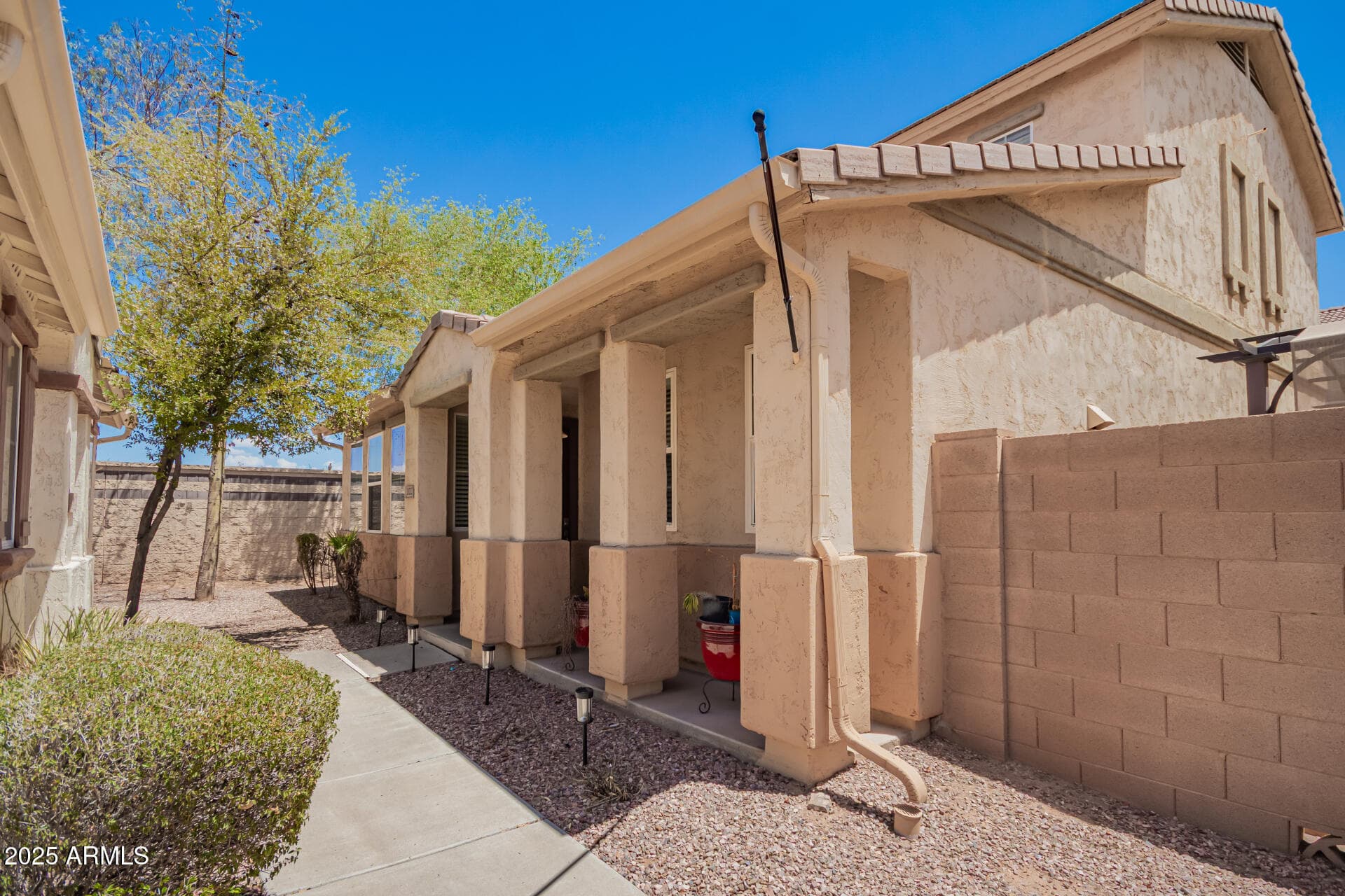 10212 E Isleta Ave — photo 1