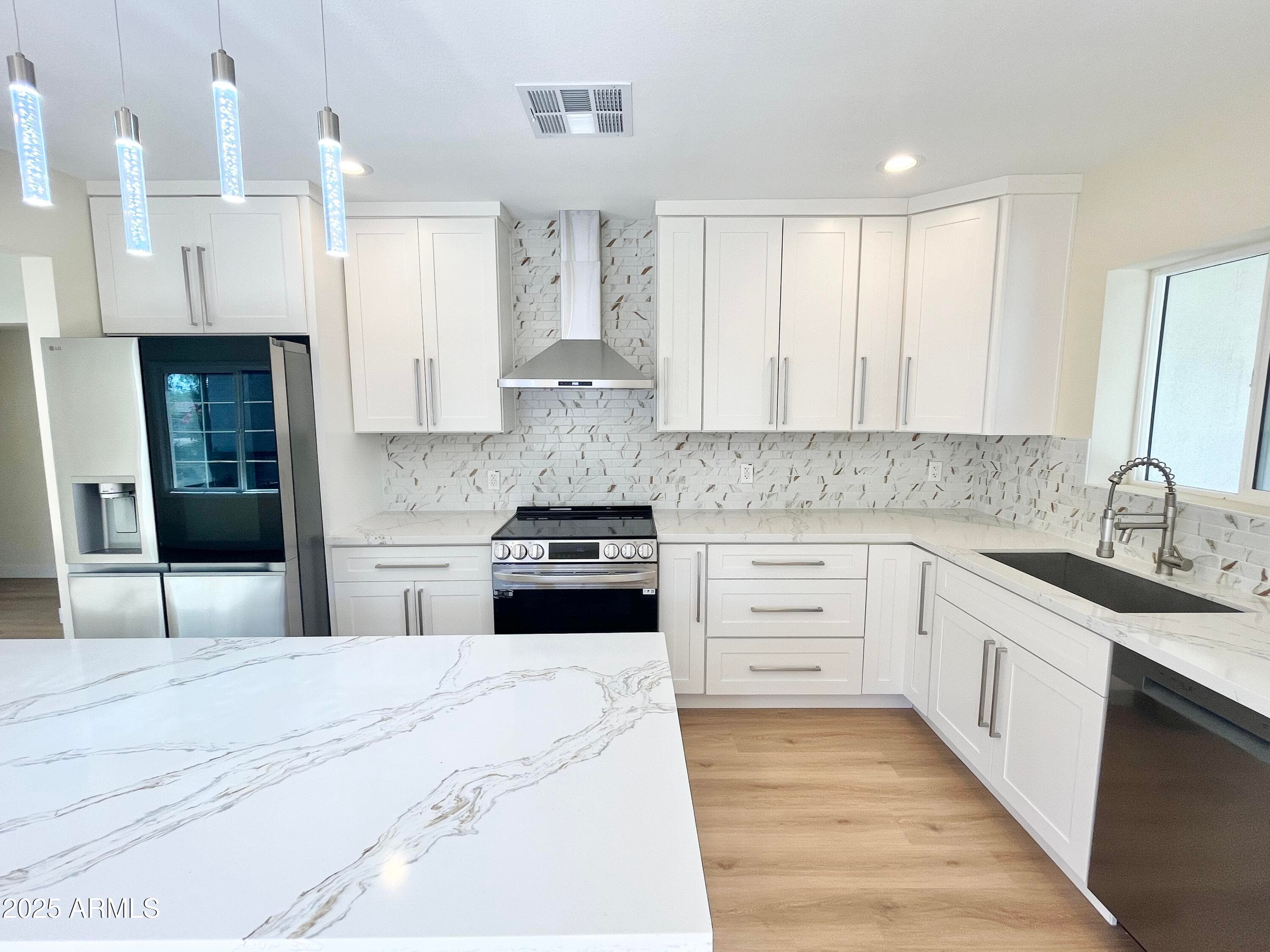 1514 W Lynwood St — photo 1