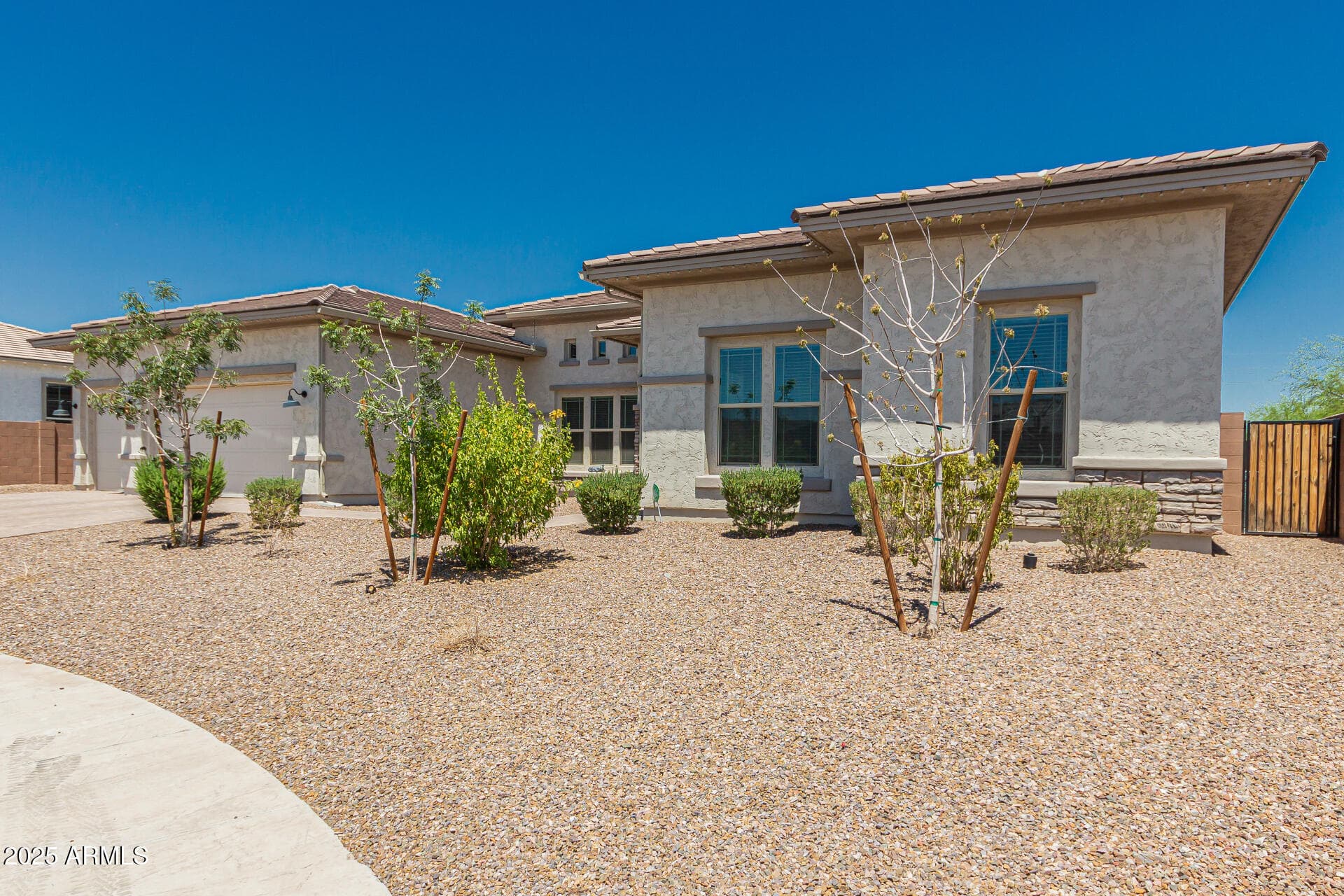 3816 W White Feather Ln — photo 1