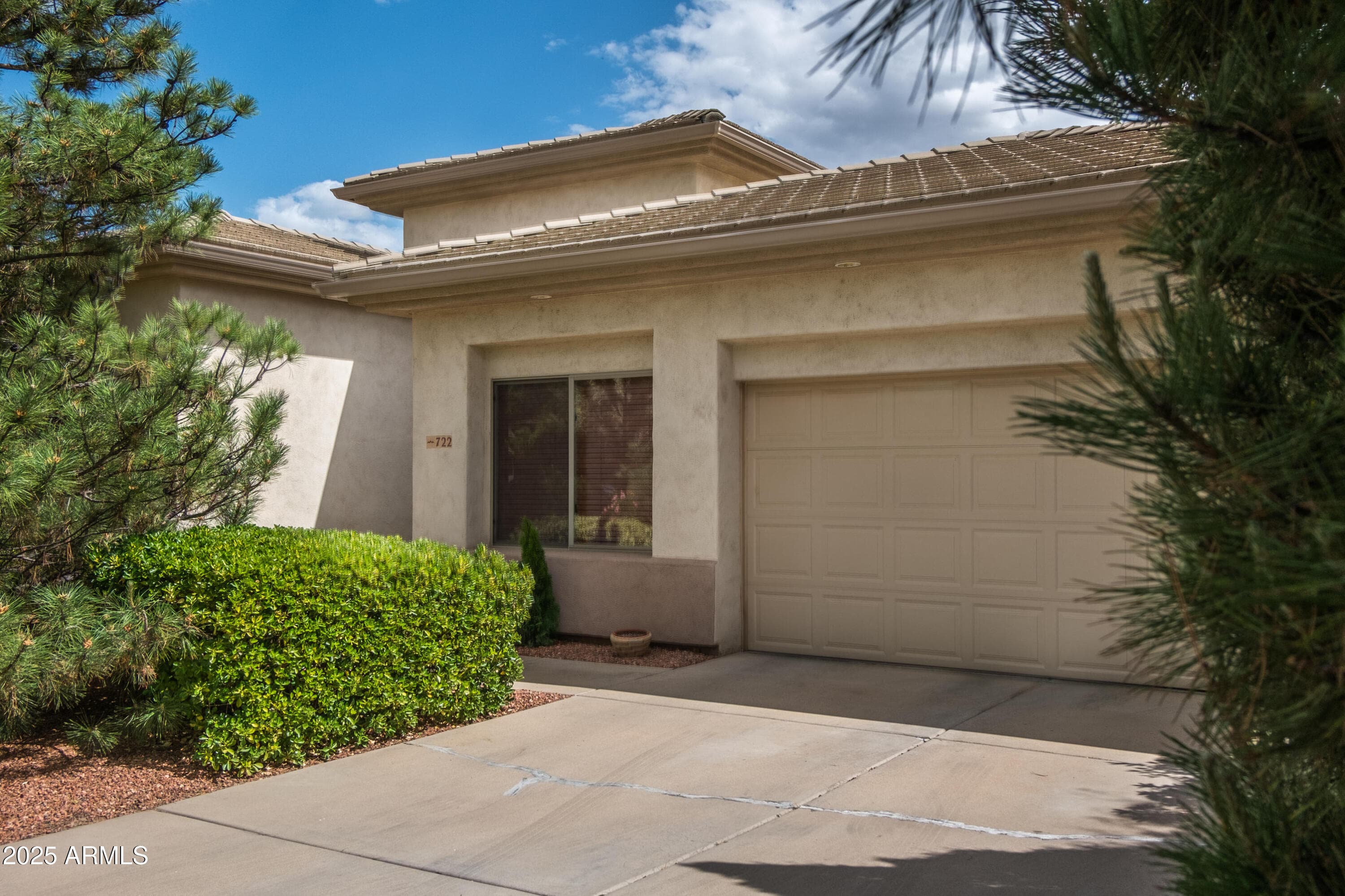 722 Crown Ridge Rd — photo 1