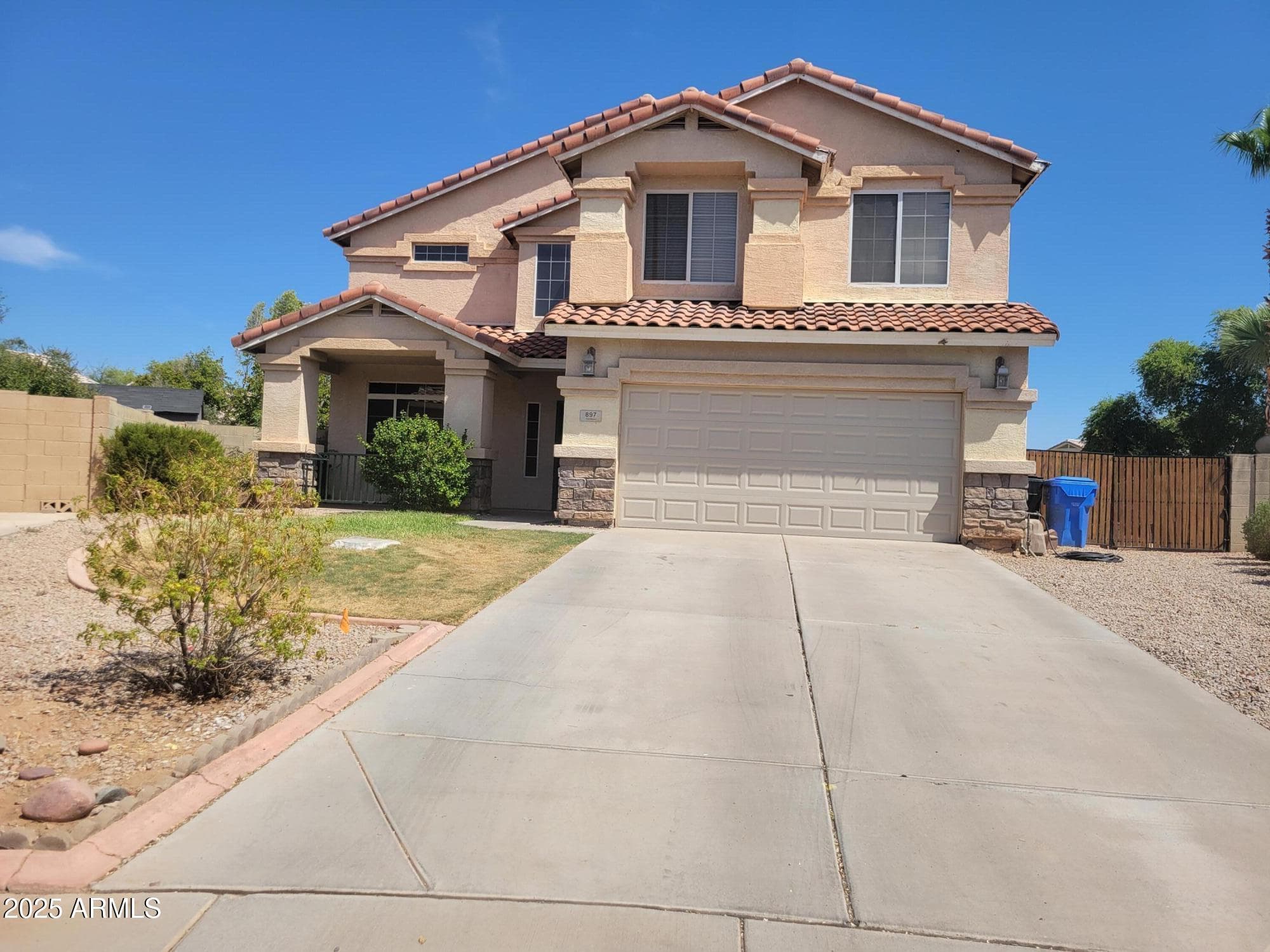 897 W Pinon Ave — photo 1