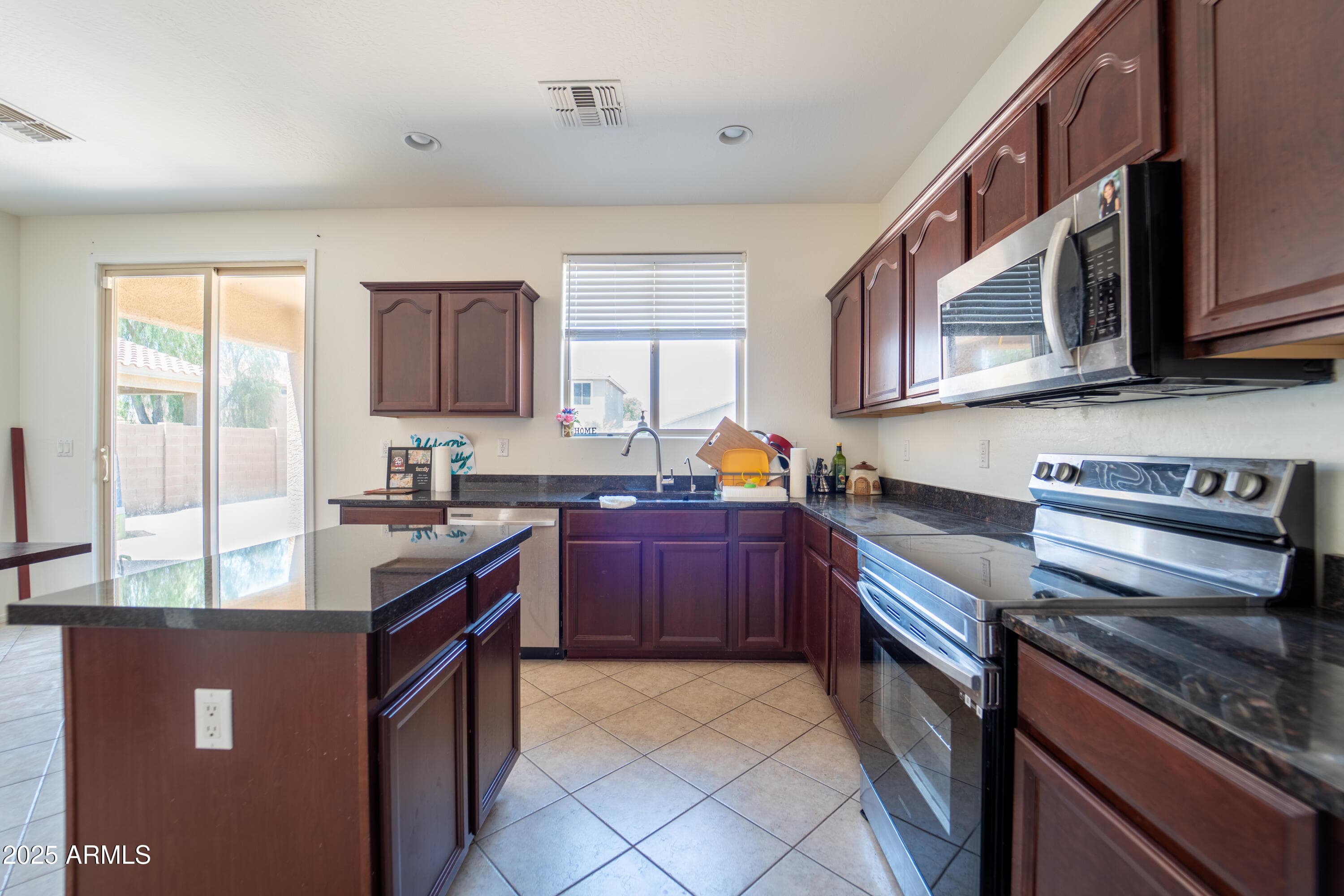 42592 W SOMERSET DR - Photo 5