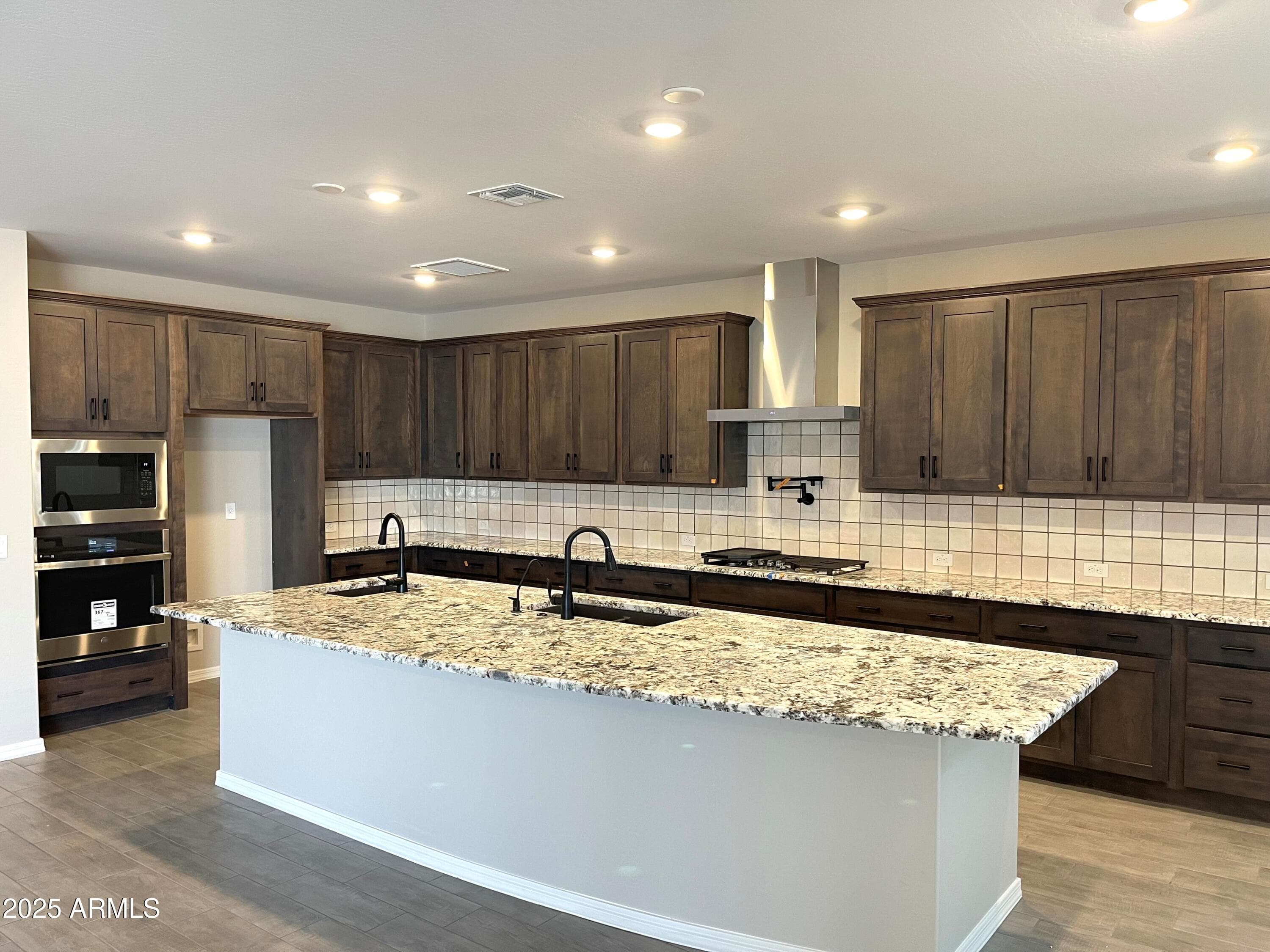 9964 W Catalina Dr — photo 2