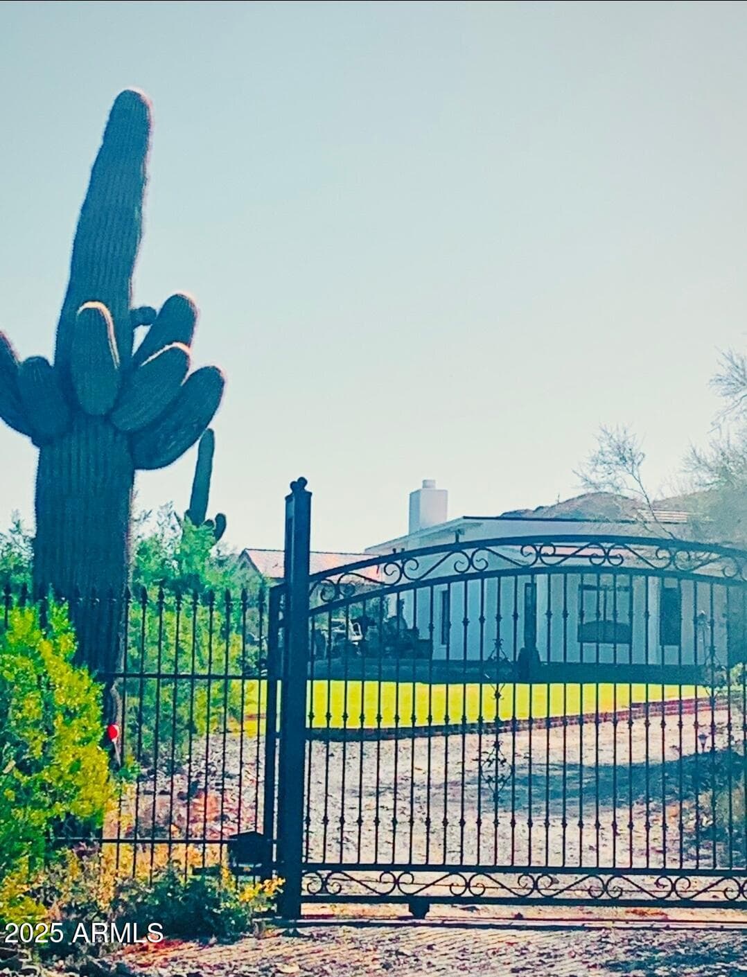 10445 S 27th Ave — photo 2