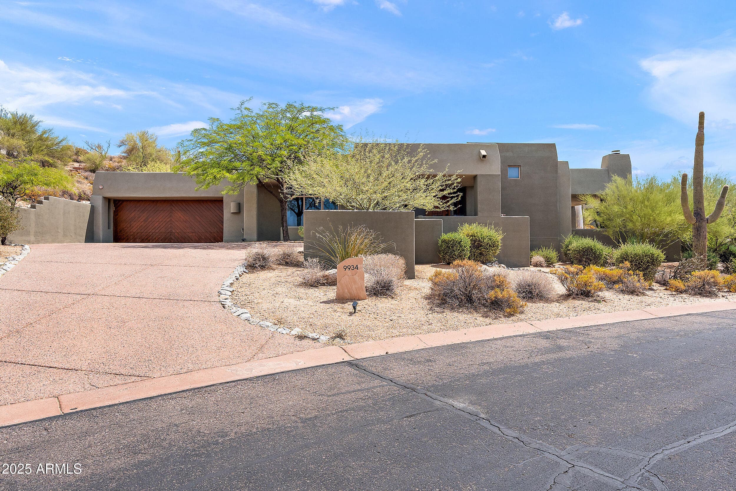9934 E Graythorn Dr — photo 2