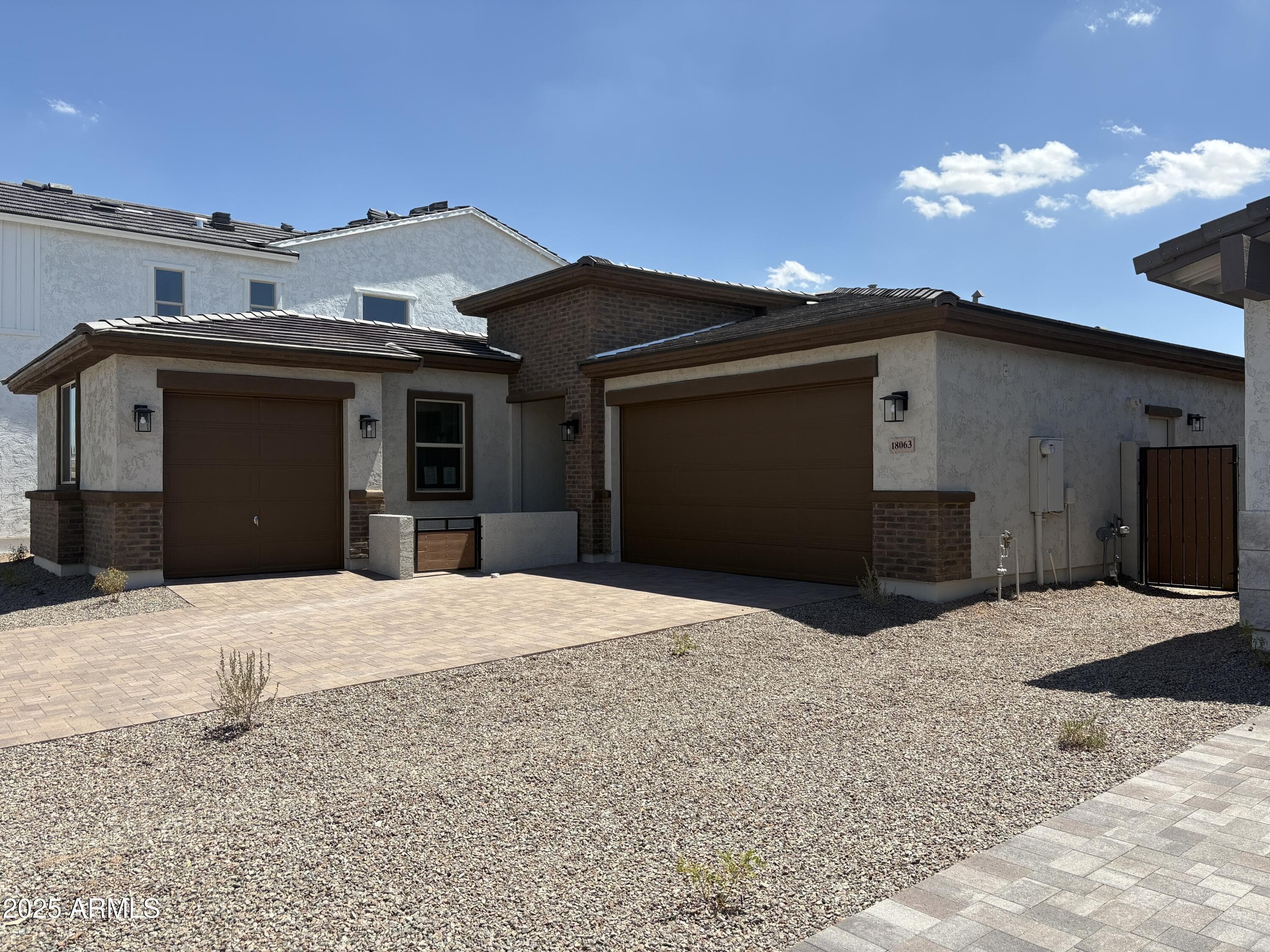 18063 W Larkspur Dr — photo 2