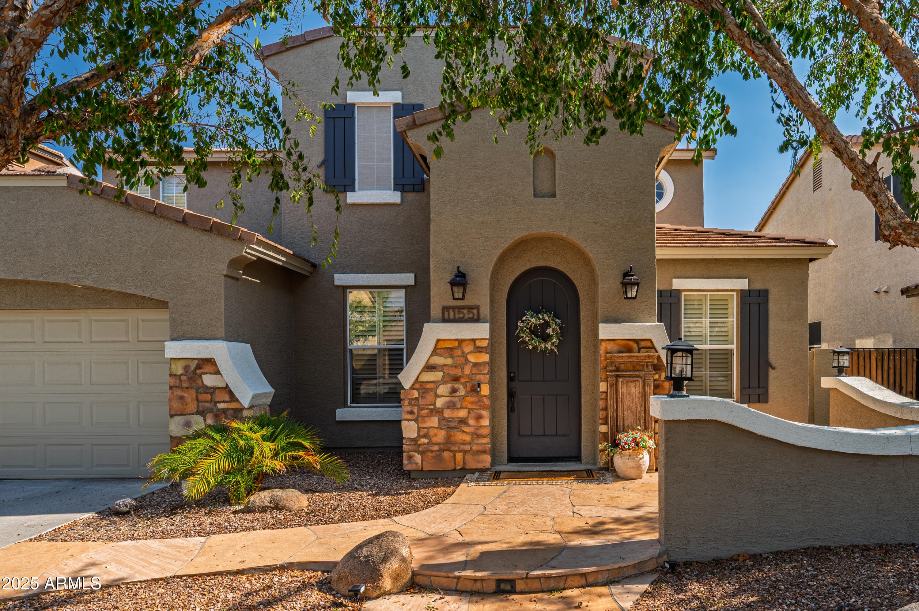 1155 W Laredo Ave — photo 1