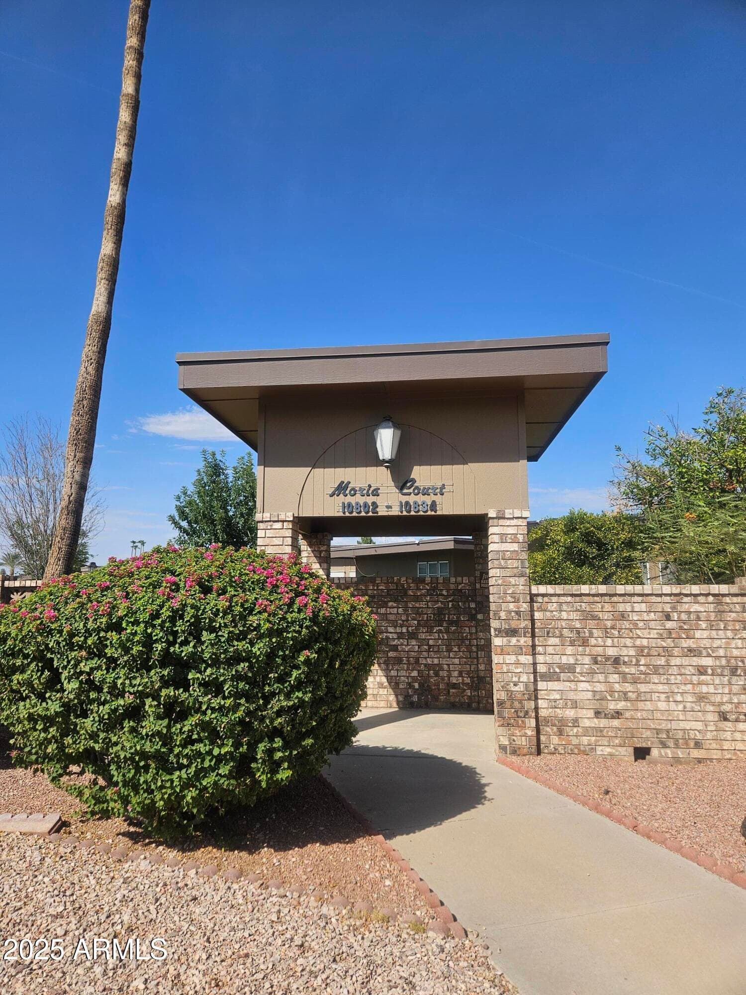 10814 W Thunderbird Blvd — photo 2