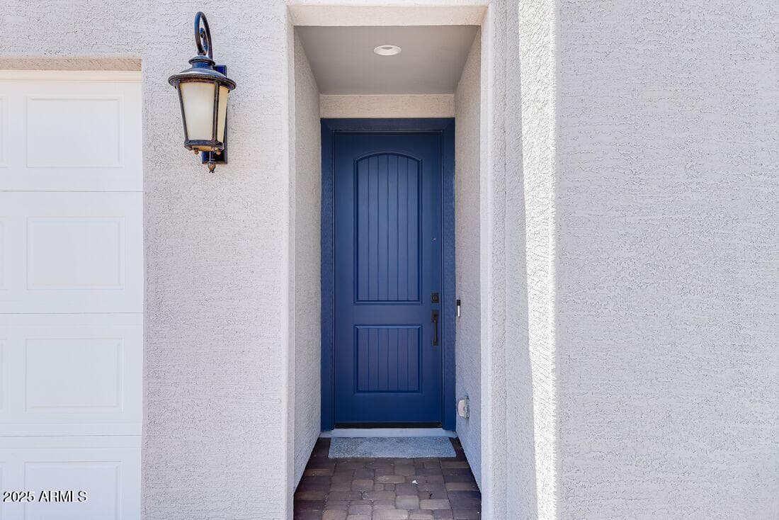 18147 W Hiddenview Dr — photo 2