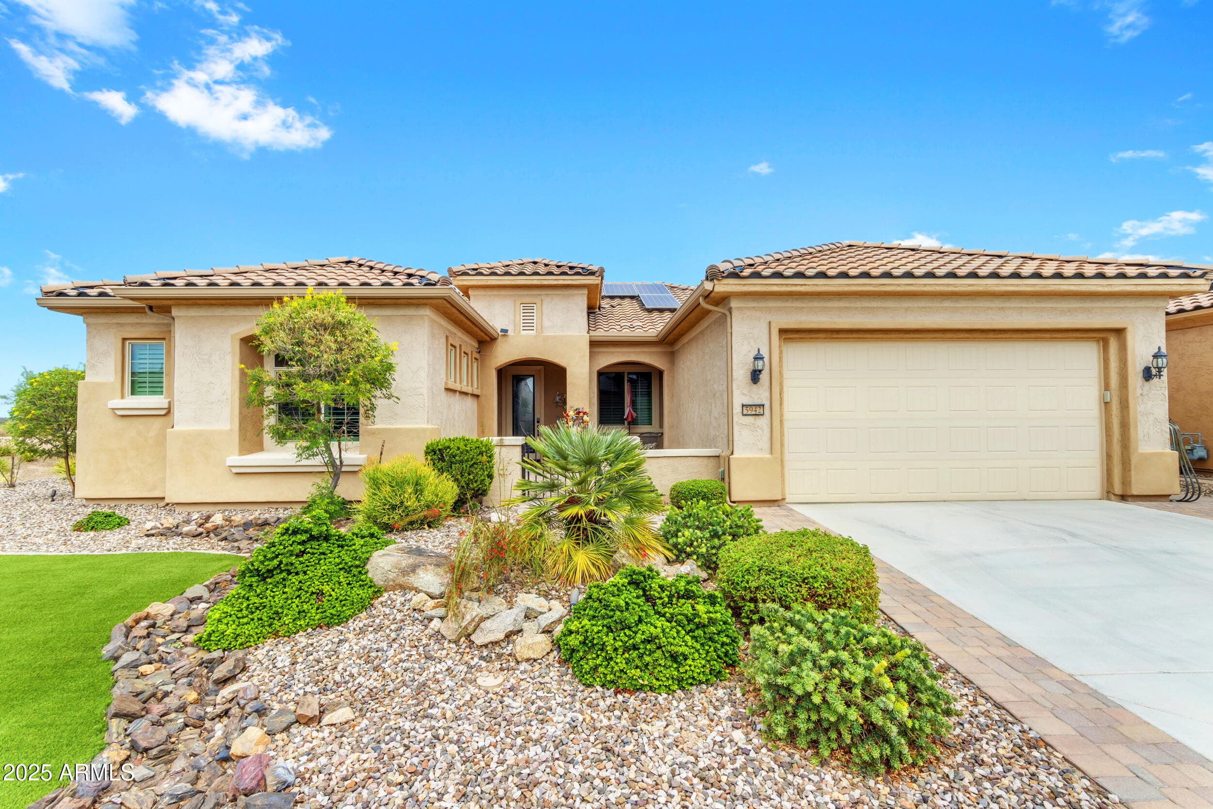 5942 W Cactus Wren Way — photo 2