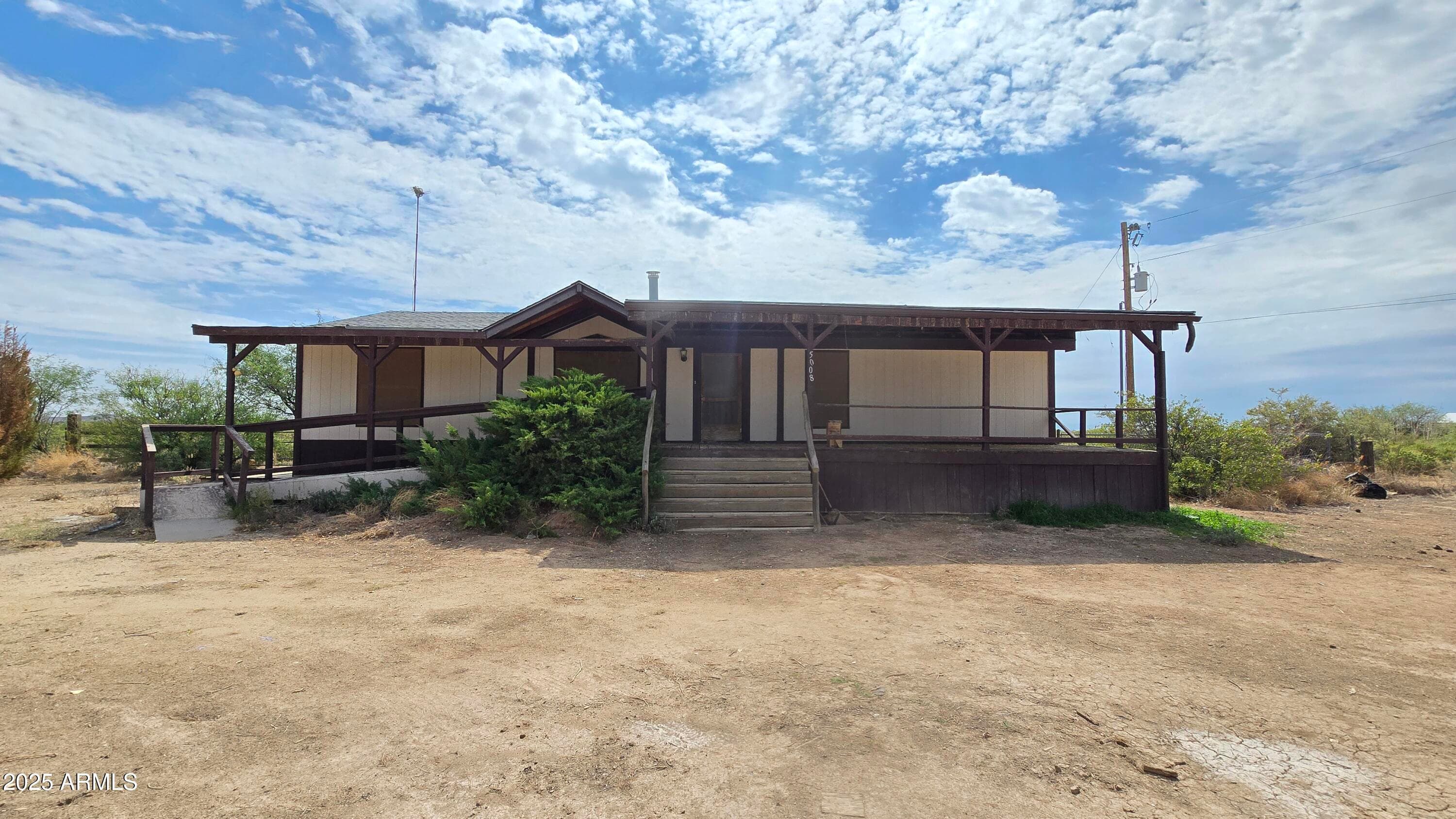 5008 N JOE HINES RD - Photo 1
