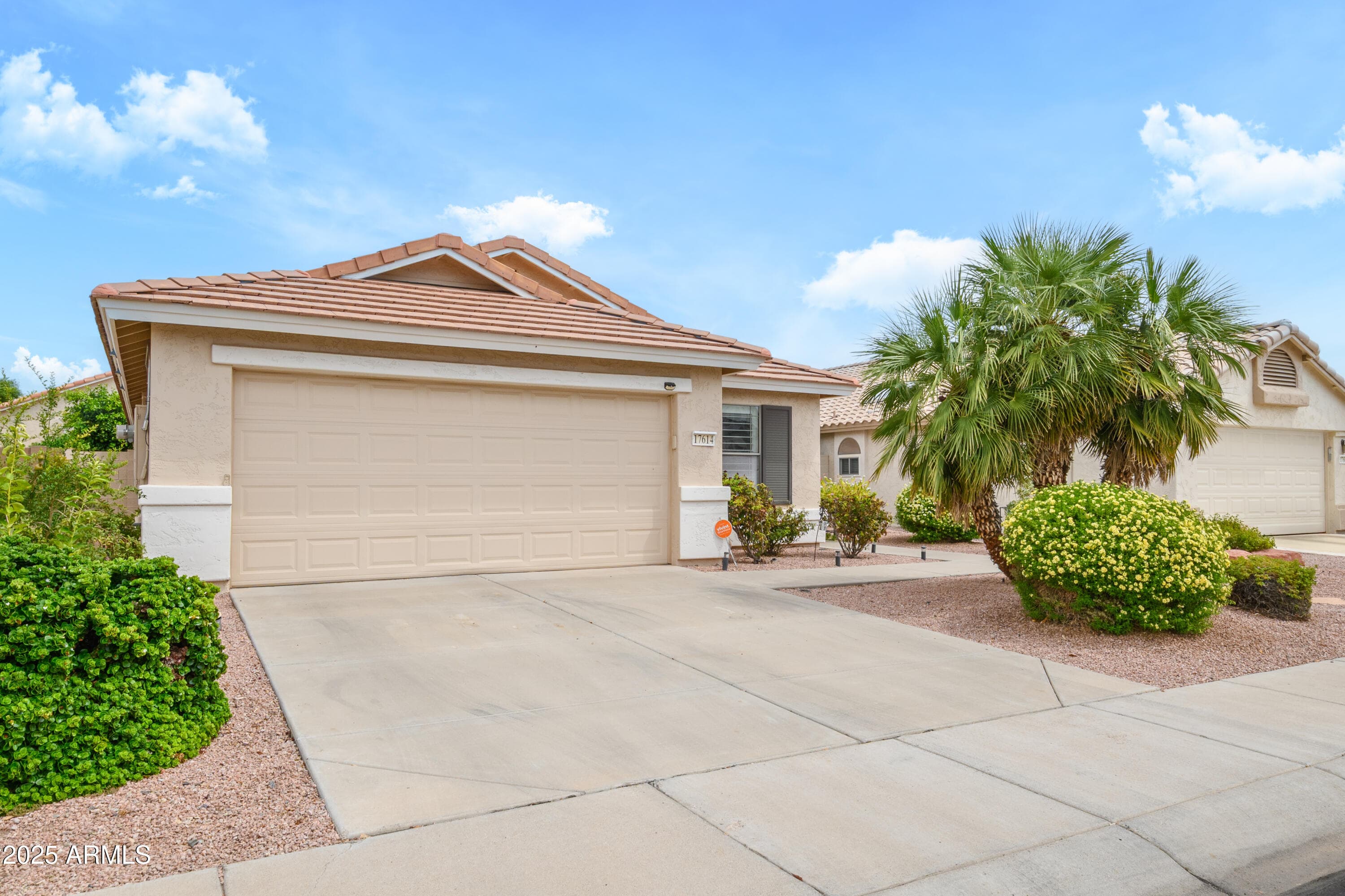 17614 W Arcadia Dr — photo 2