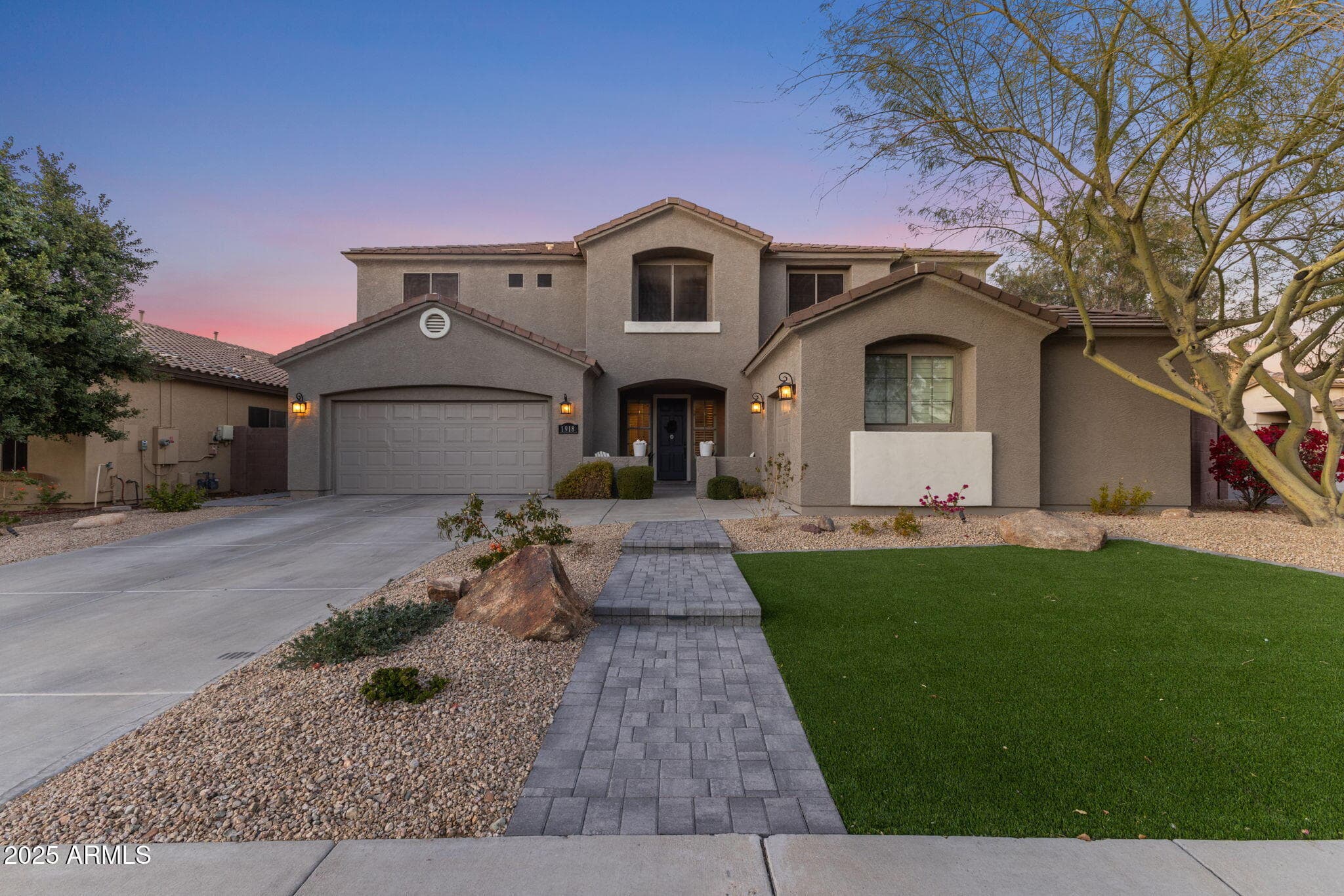 1918 W Bonanza Ln — photo 2