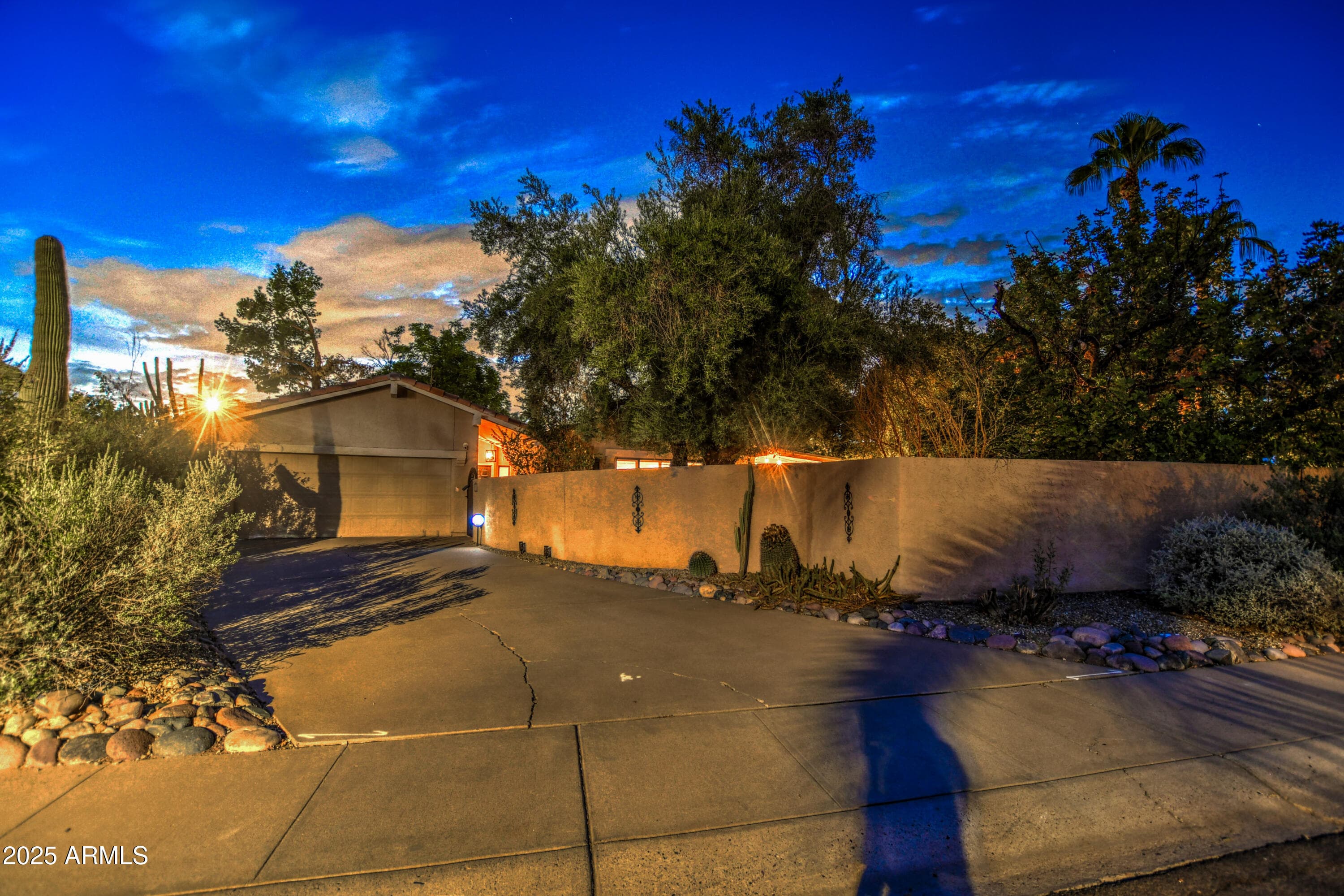 7806 N Via Del Sol -- — photo 2