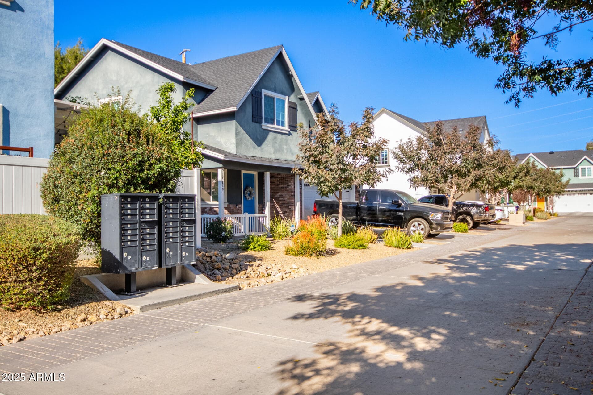 739 E Calavar Rd — photo 21