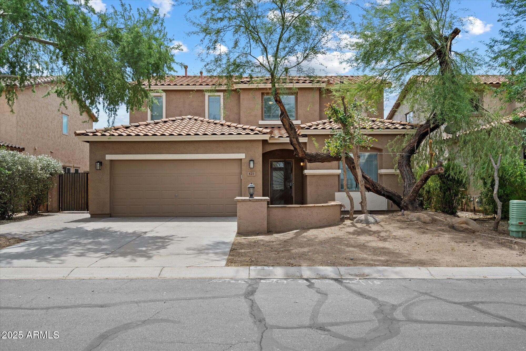 421 E Harold Dr — photo 1