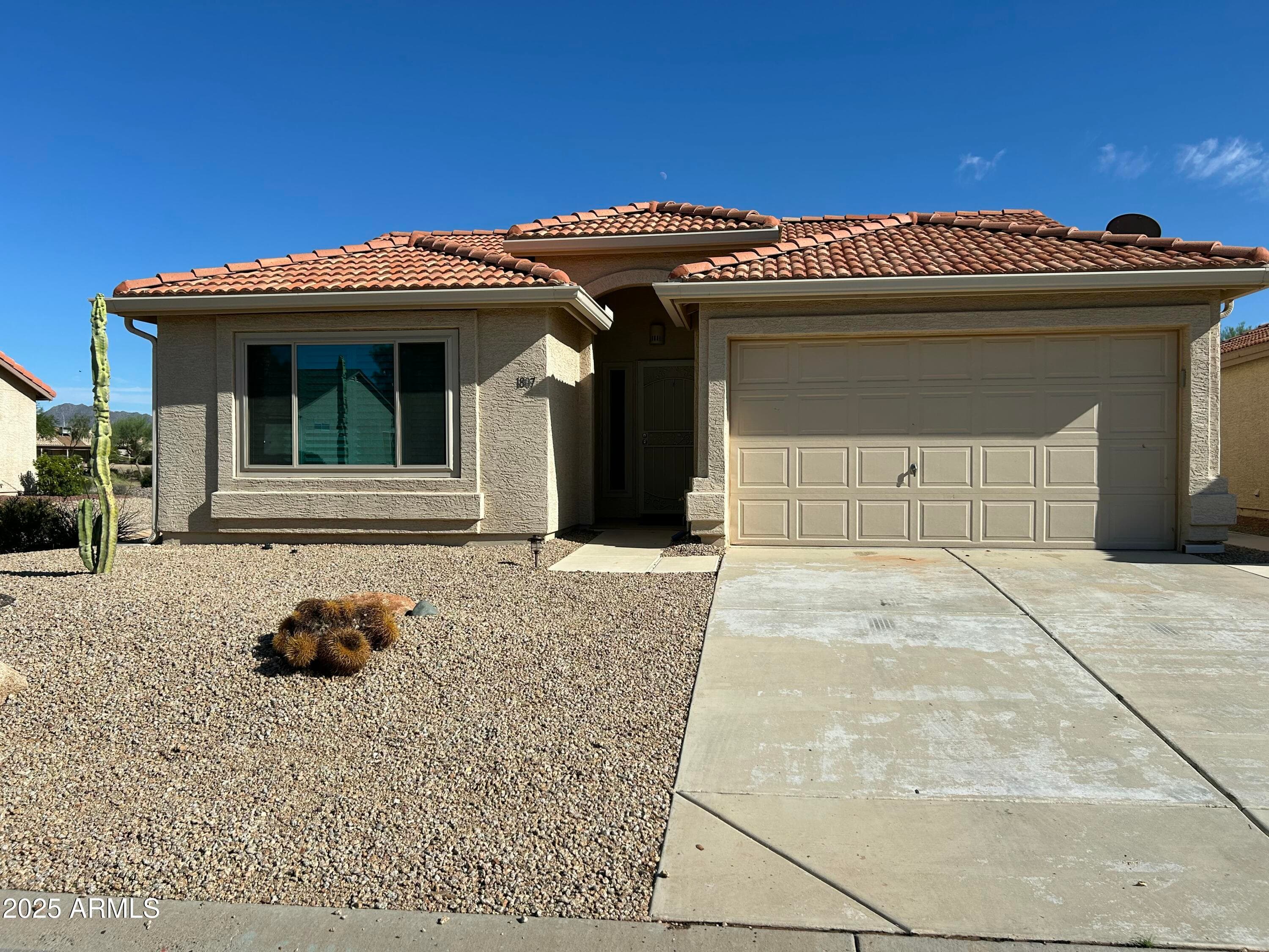 1807 E Lindrick Dr — photo 28