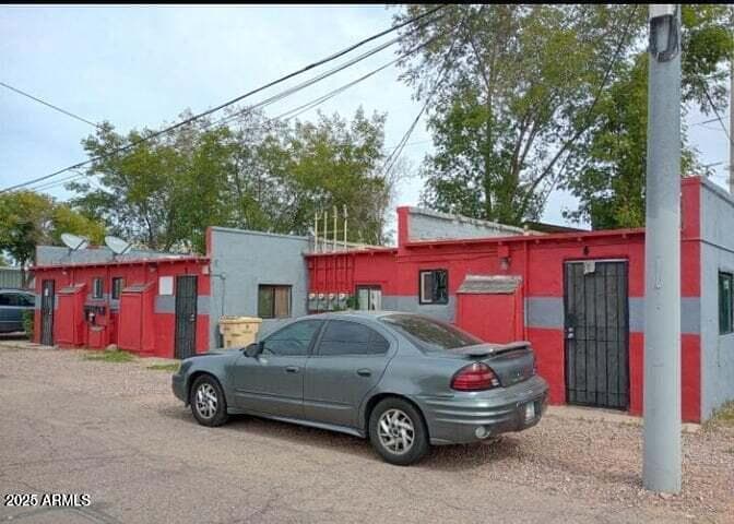5911 W LAMAR RD - Photo 1