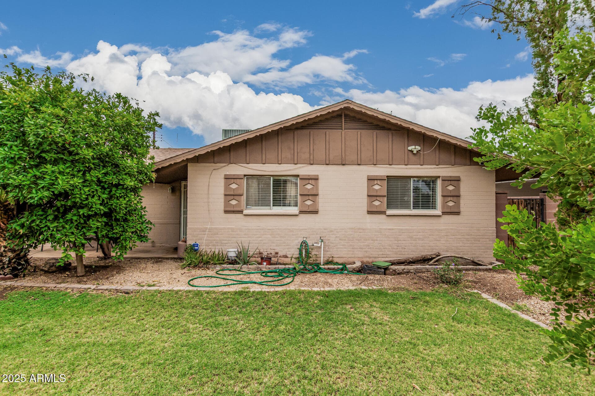 3631 W Myrtle Ave — photo 1