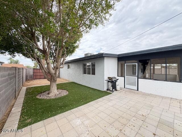 440 E Beatryce St — photo 2