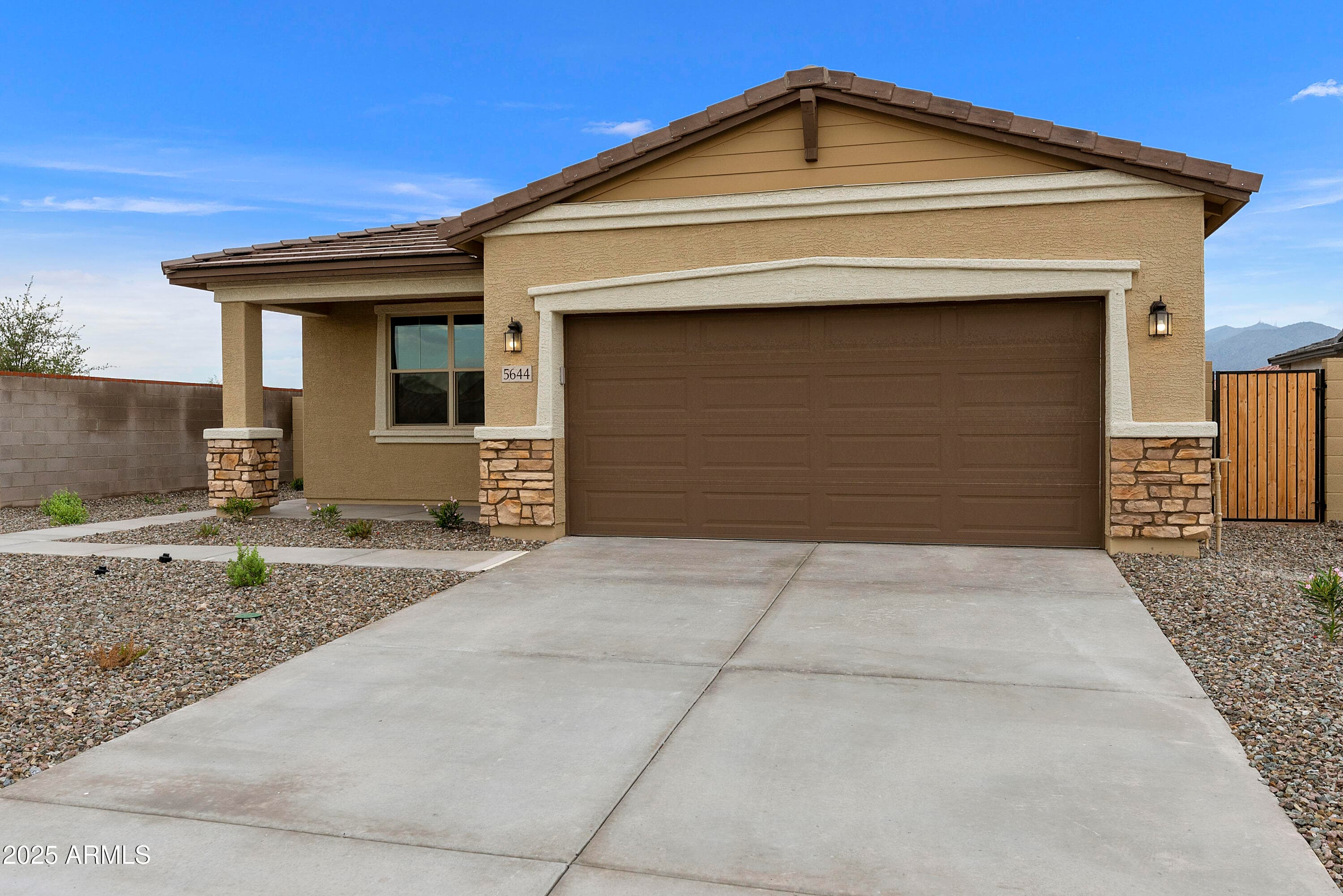 5644 N 188th Ln — photo 2
