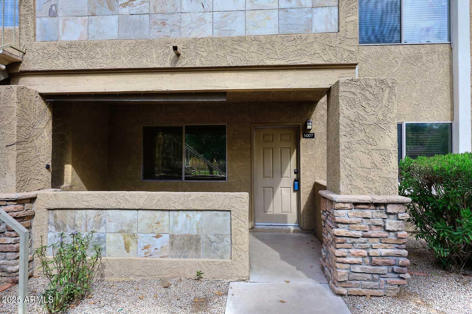 303 N Miller Rd 1007 — photo 1