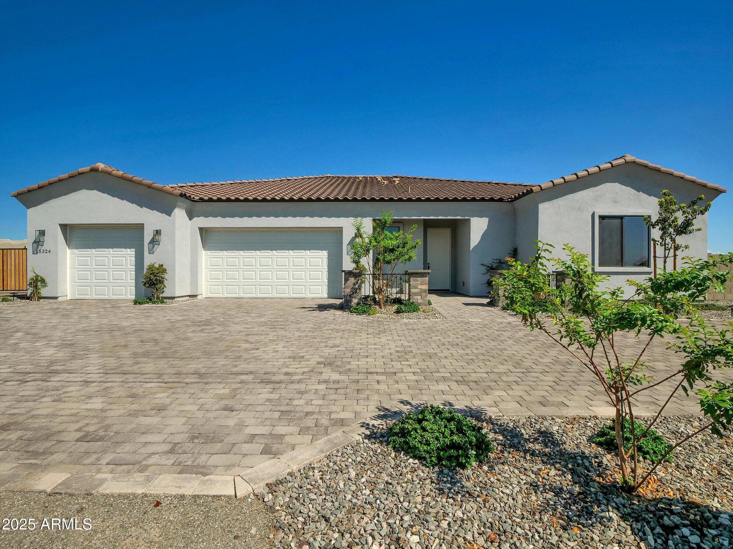 15324 W Bobwhite Way — photo 1