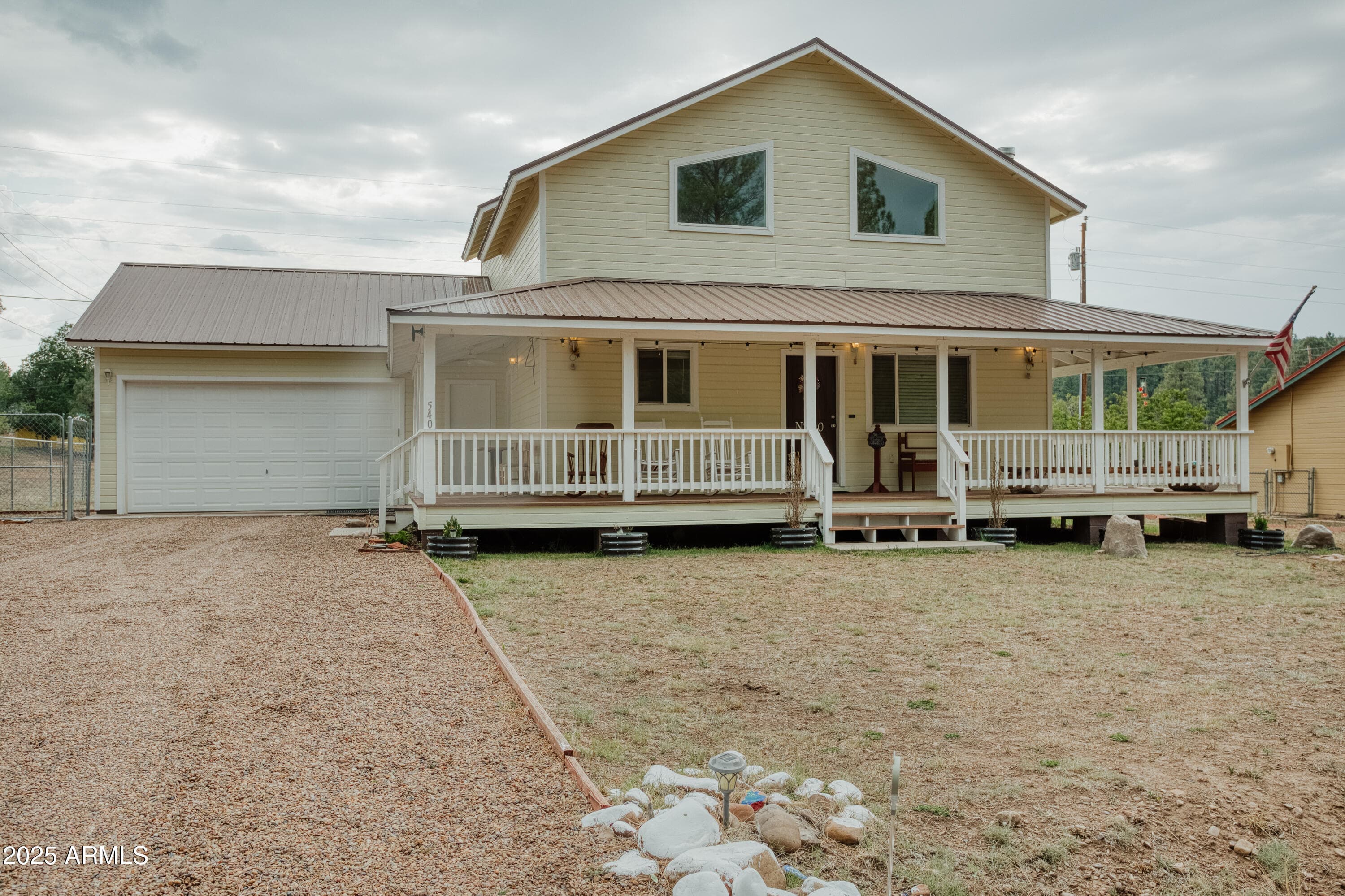 540 RIM DR - Photo 2