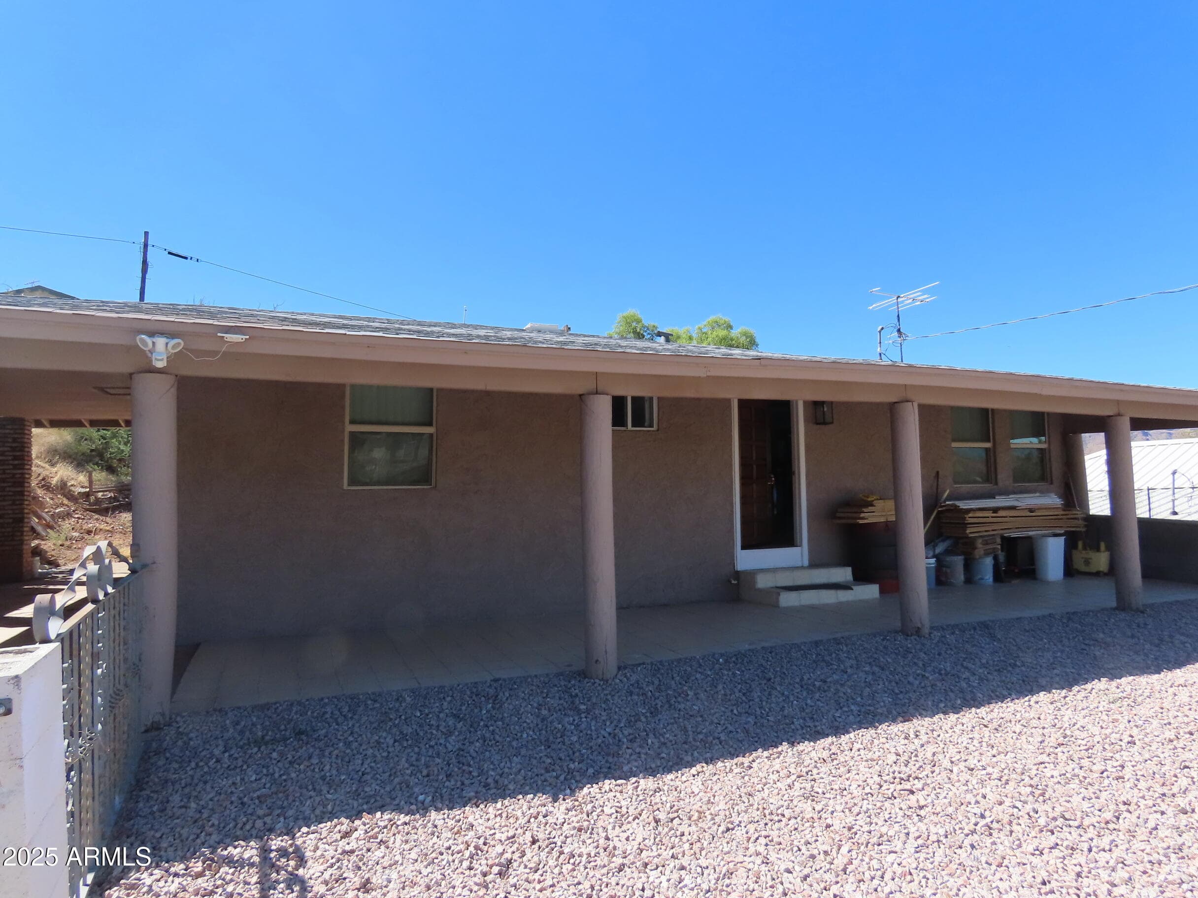 315 W WIGHT ST - Photo 1