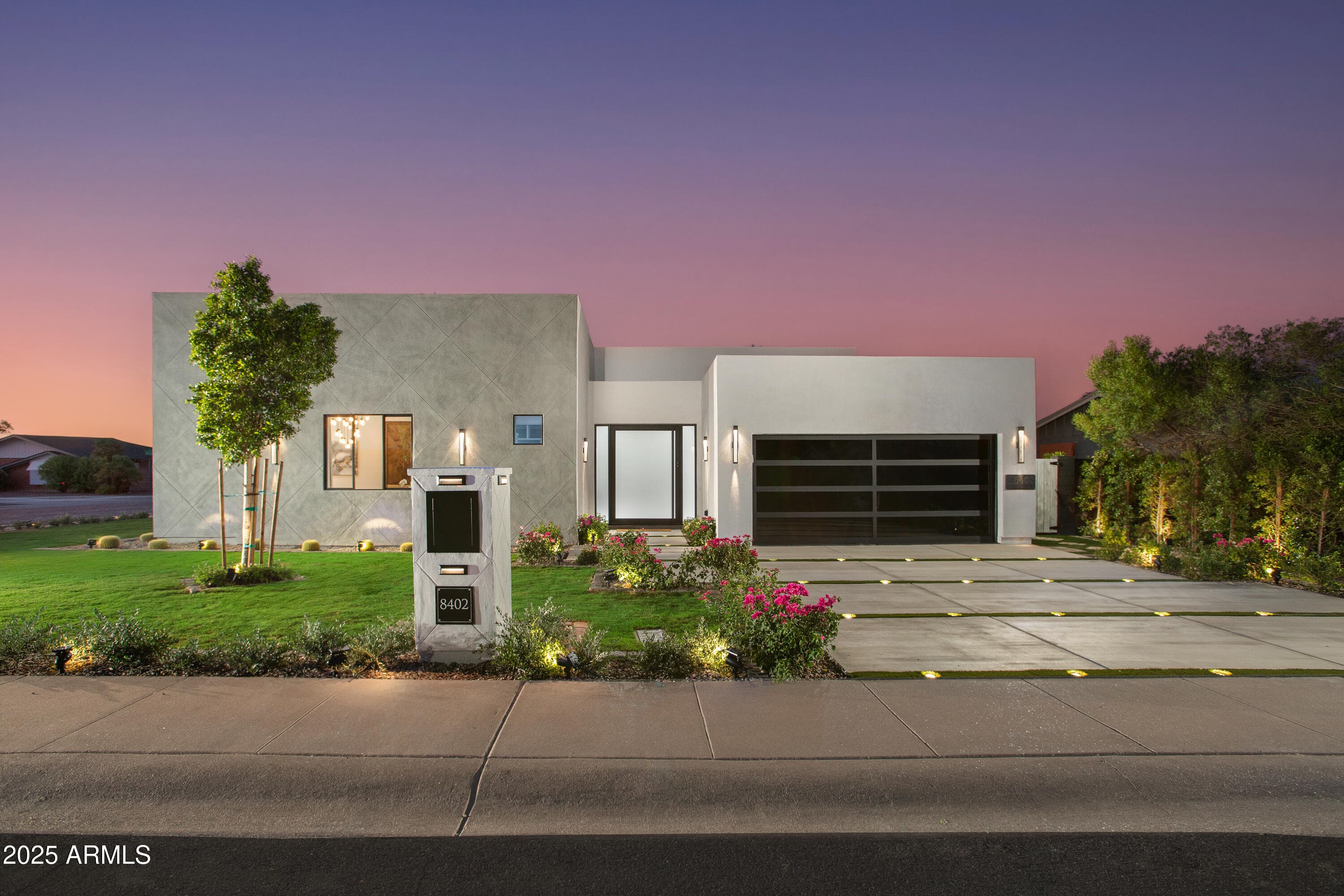 8402 E Heatherbrae Dr — photo 1