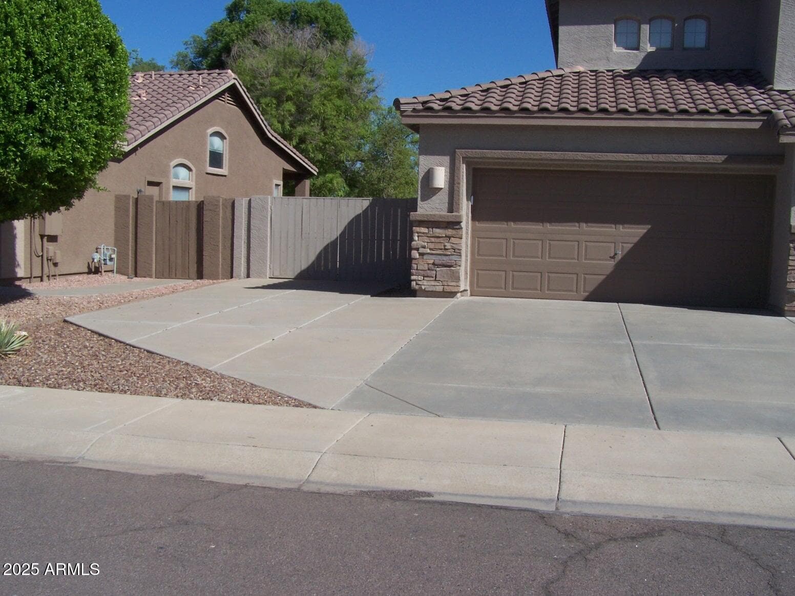 7220 W Melinda Ln — photo 2