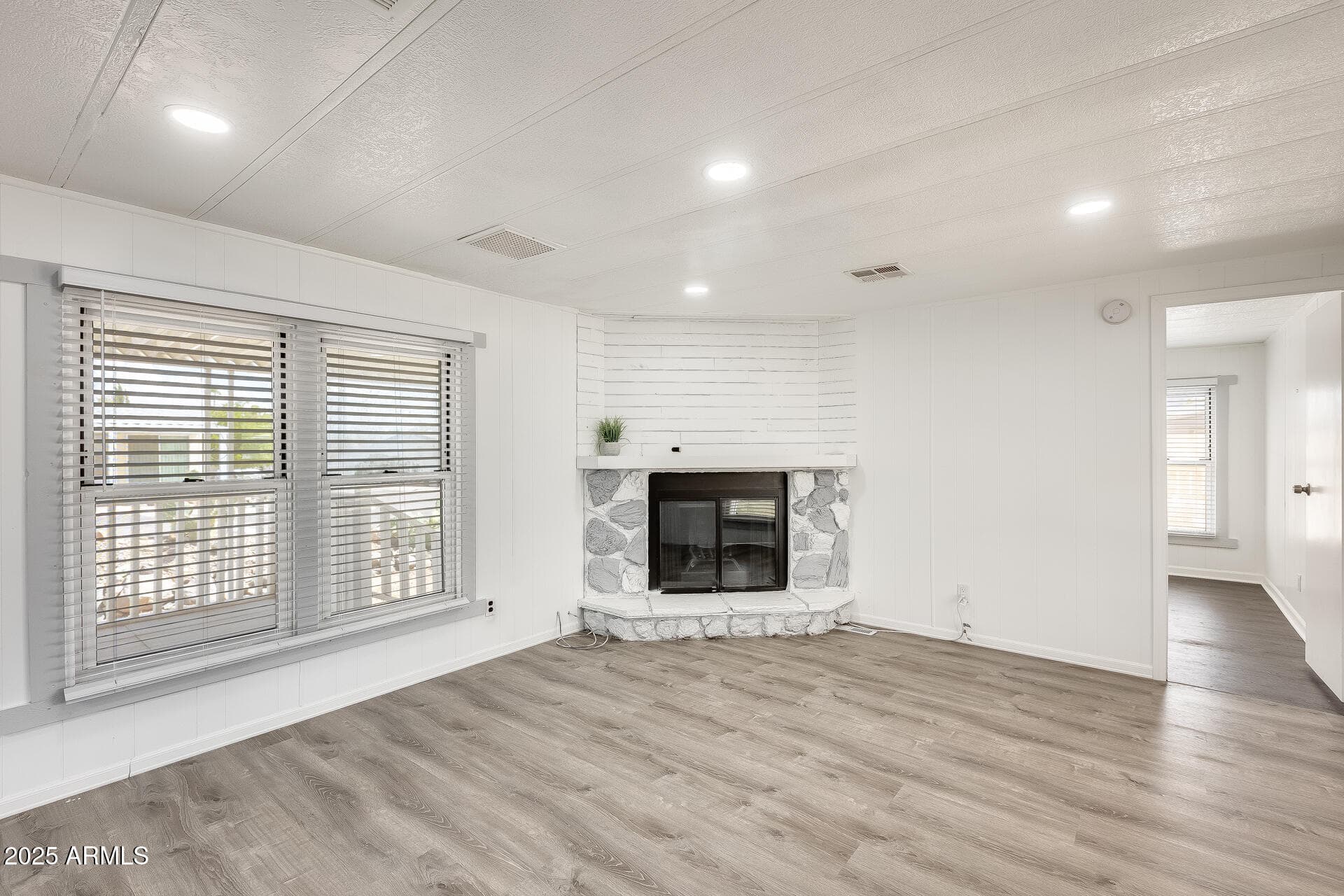 1628 E Villa Rita Dr — photo 2