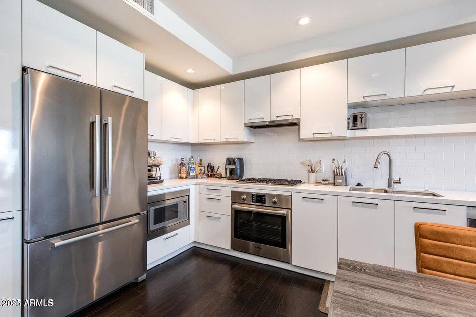 4422 N 75TH ST - Photo 4