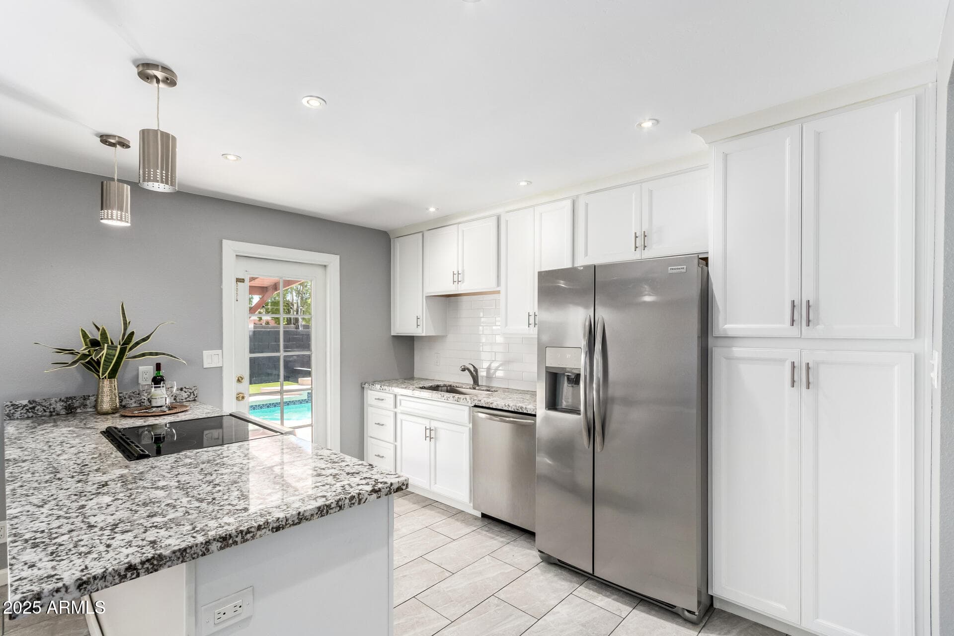 1711 S Hardy Dr — photo 2