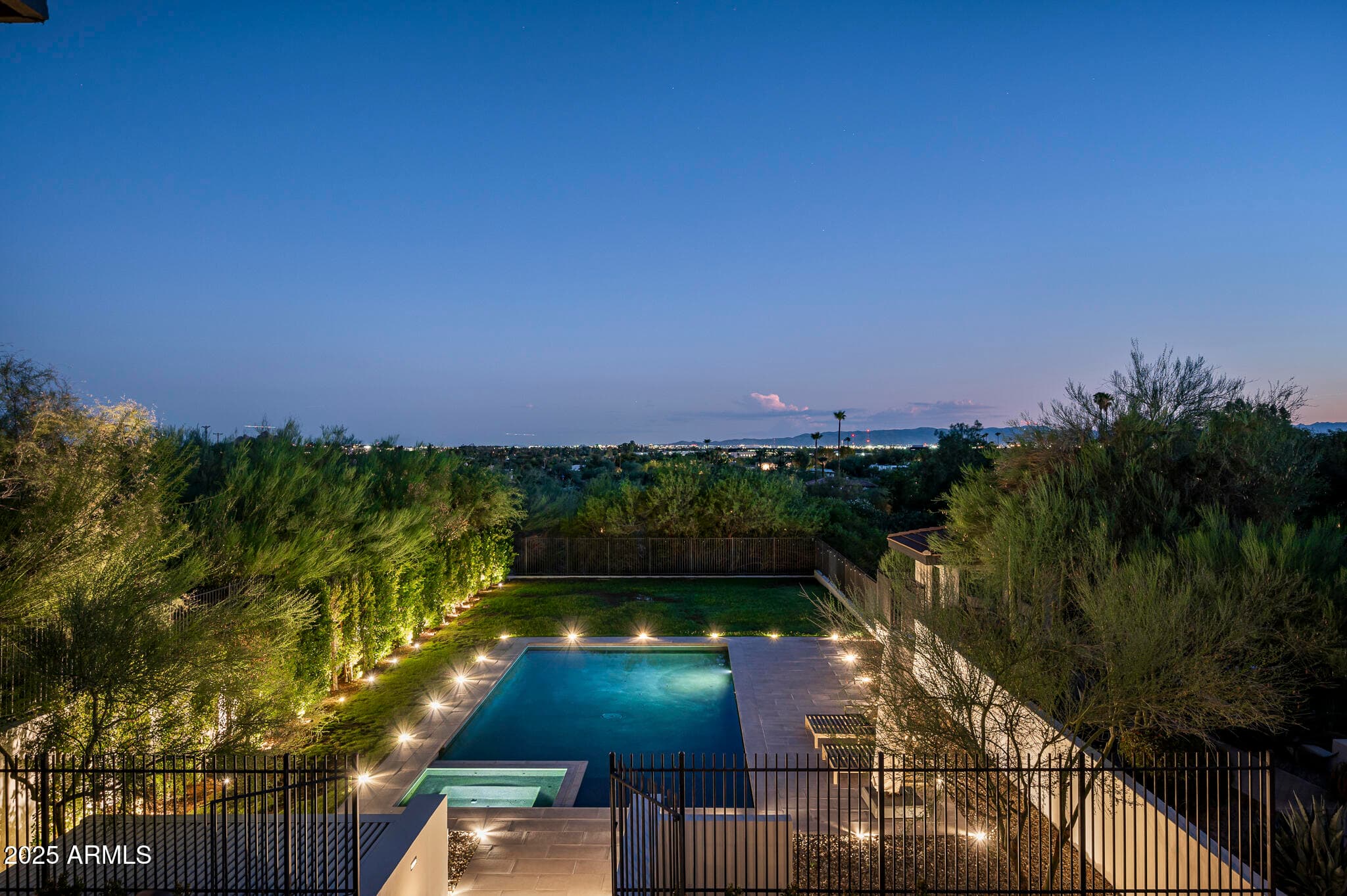 3977 E Paradise View Dr — photo 1