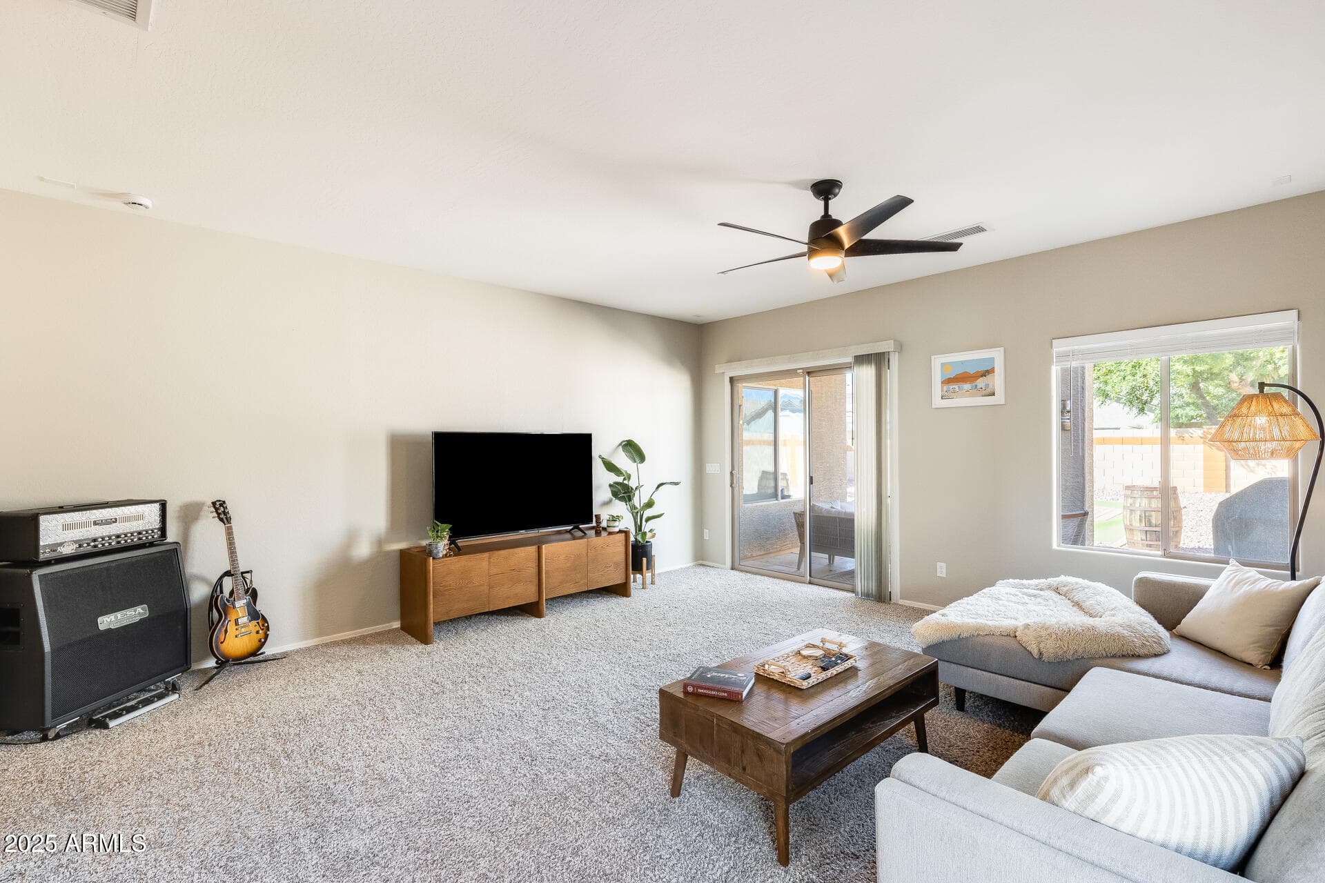 550 E Goldmine Ln — photo 2