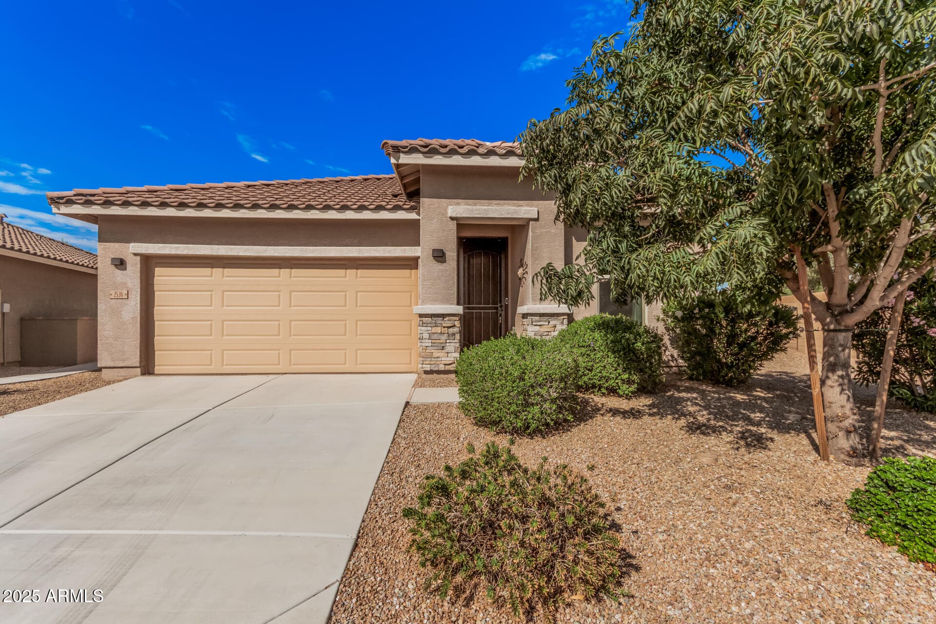 2536 E Paseo Dr — photo 1
