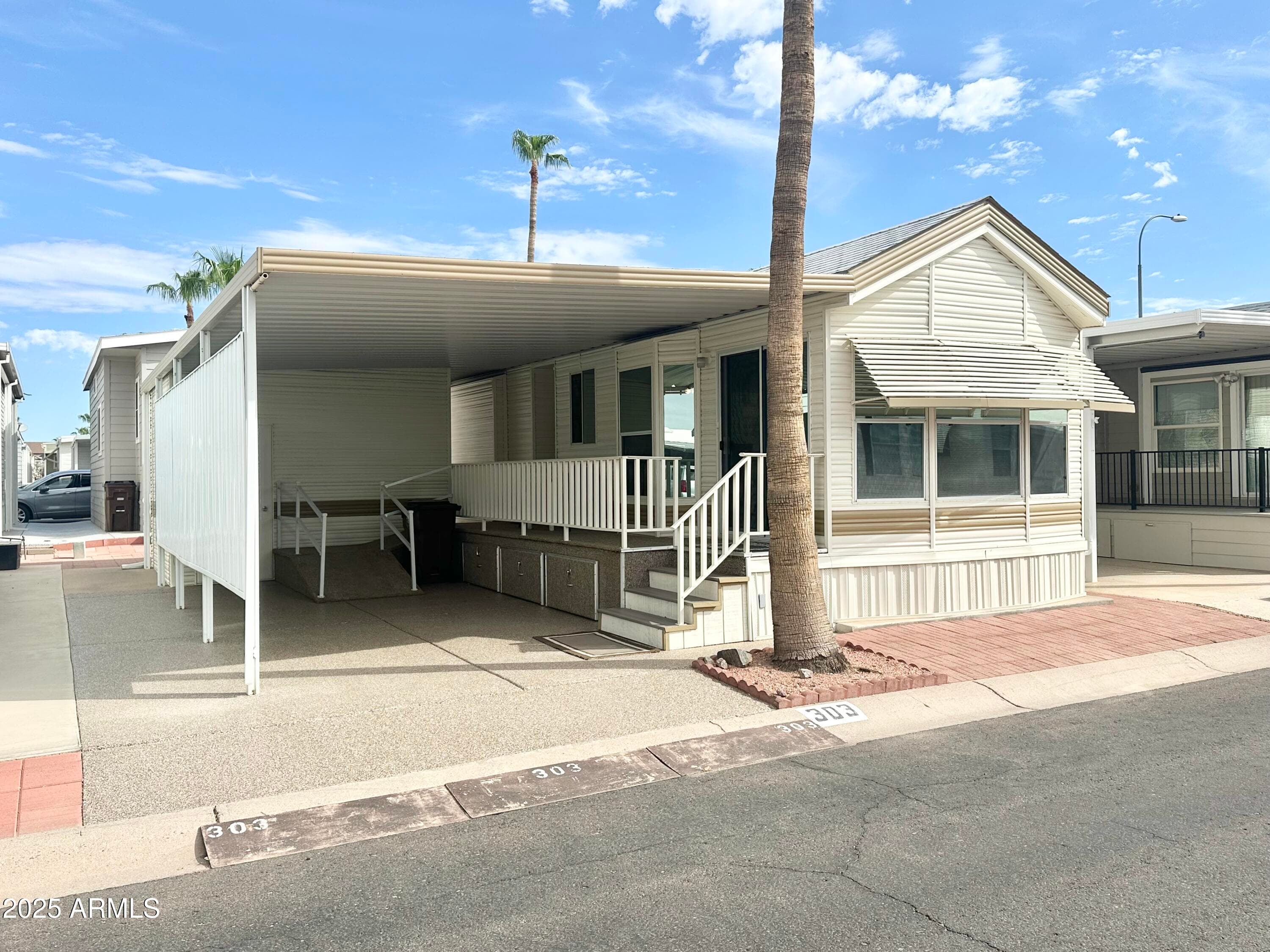 303 S Diamond Dr — photo 1