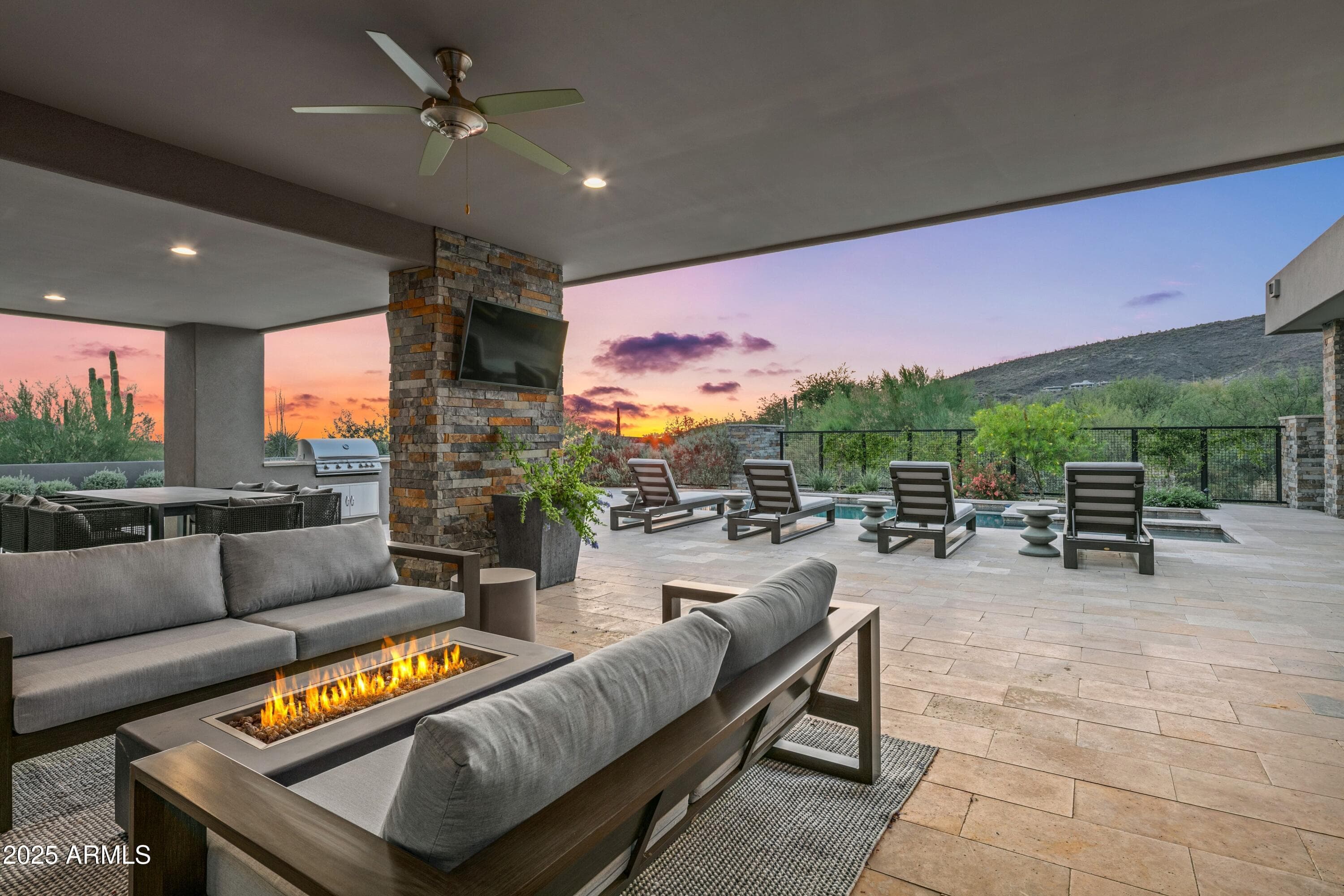 9645 E Horizon Dr — photo 2