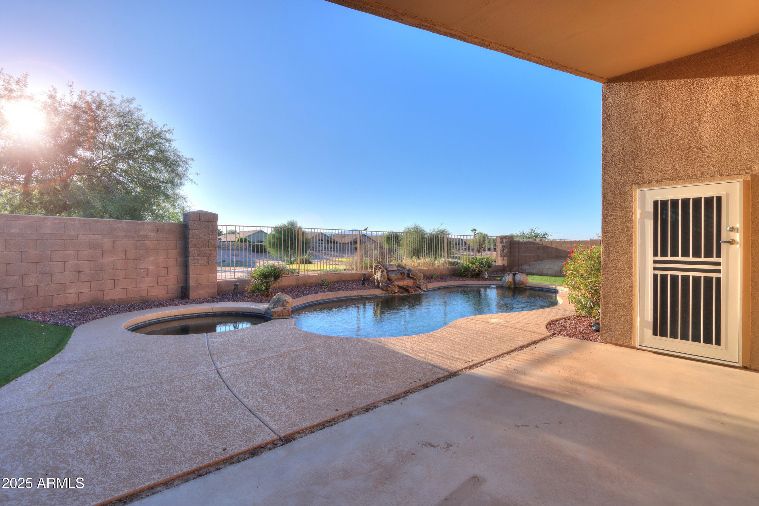 21532 N Backus Dr — photo 2